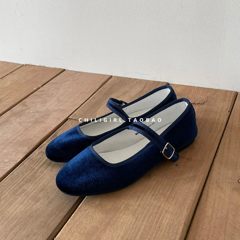 CHILIGIRL Retro Velvet Shallow Mouth Flat Bottom Shoes