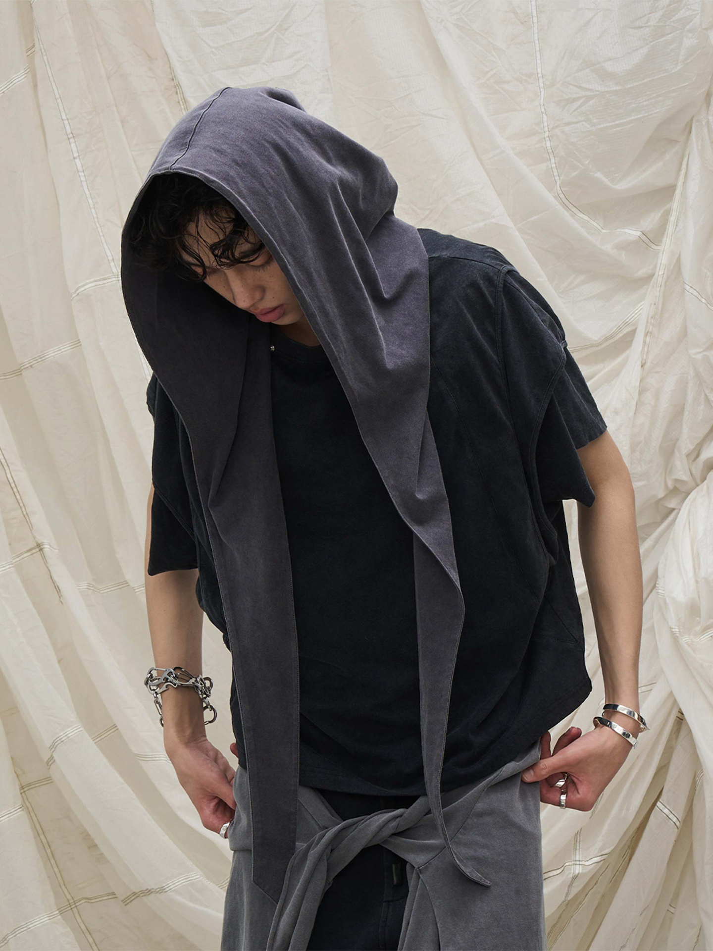 RELABEL Is Detachable and Comes with A Decorated Large Hood