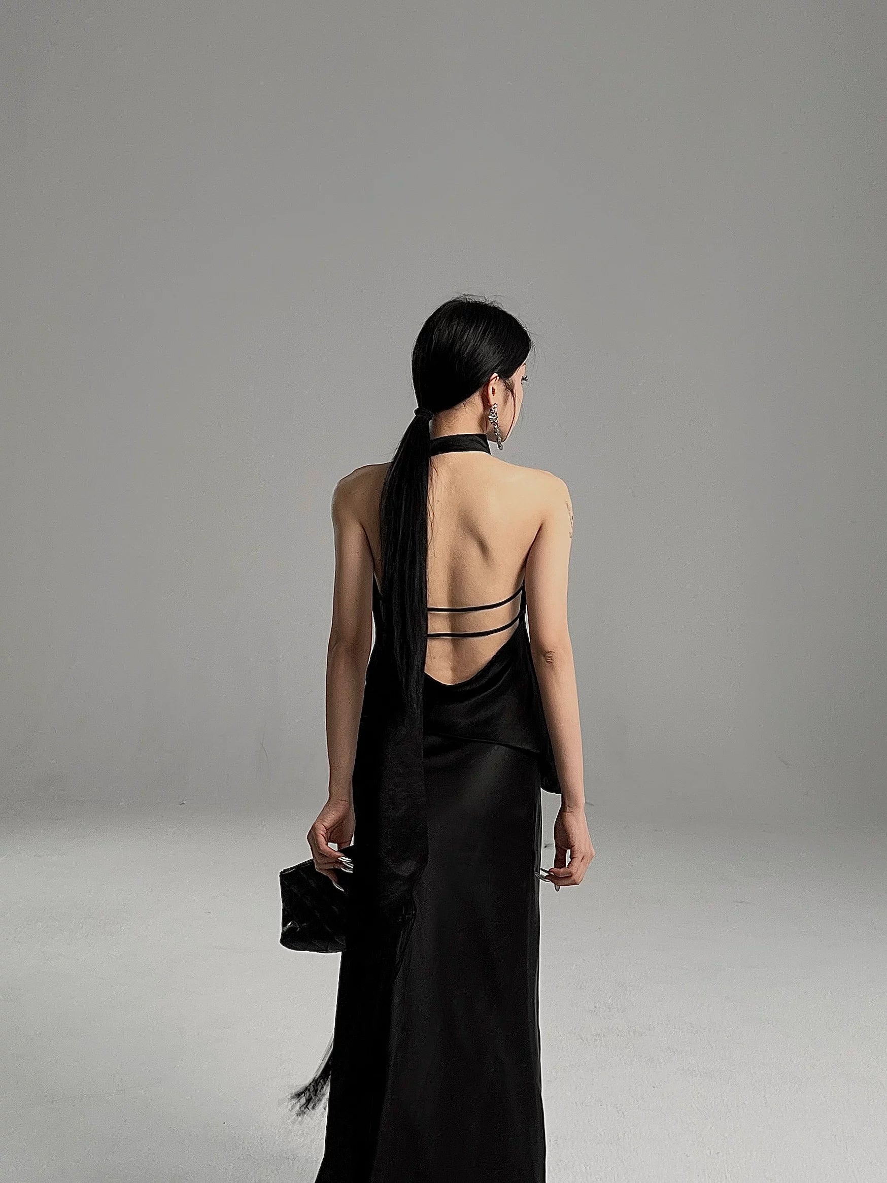 CHUYUQI Temperament Neck Backless Streamer Irregular Top