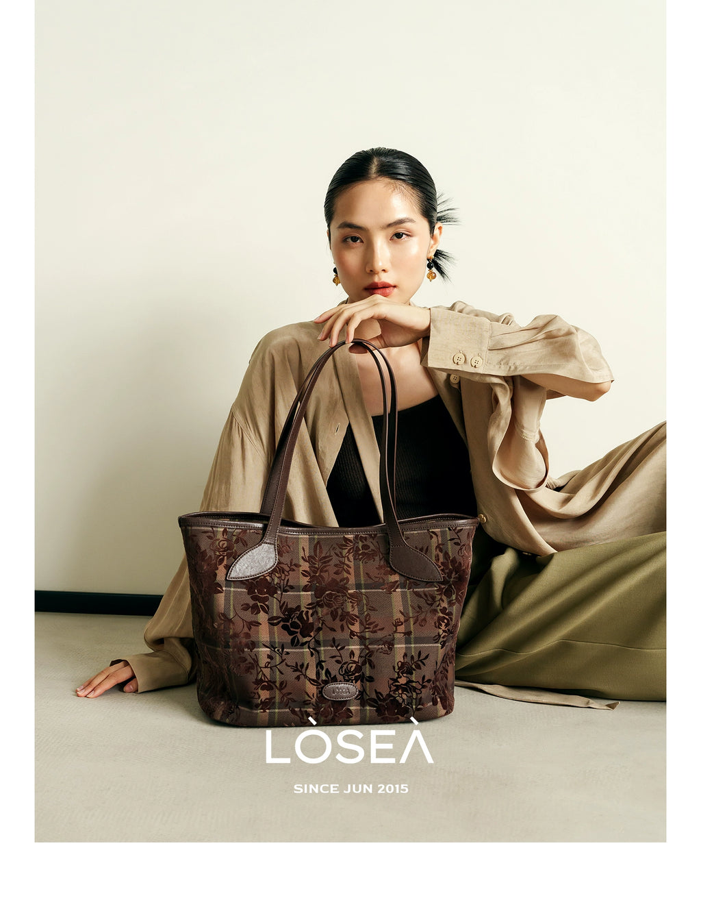 LOSEA "All Things Grow" Tie-dye flocking large-capacity tote bag