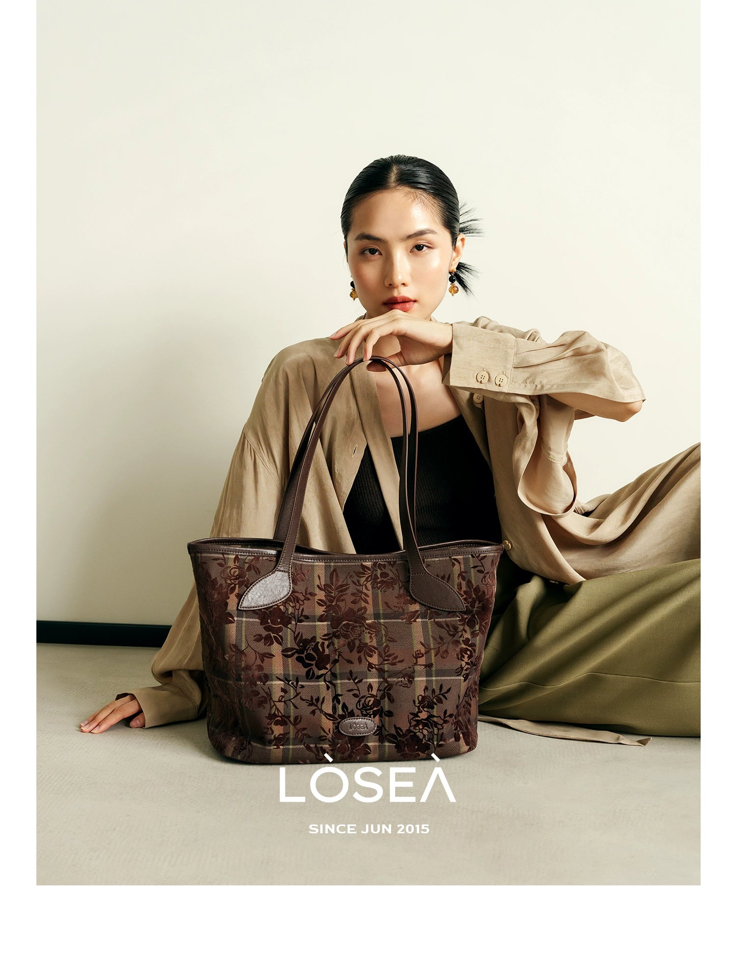 LOSEA "All Things Grow" Tie-dye flocking large-capacity tote bag