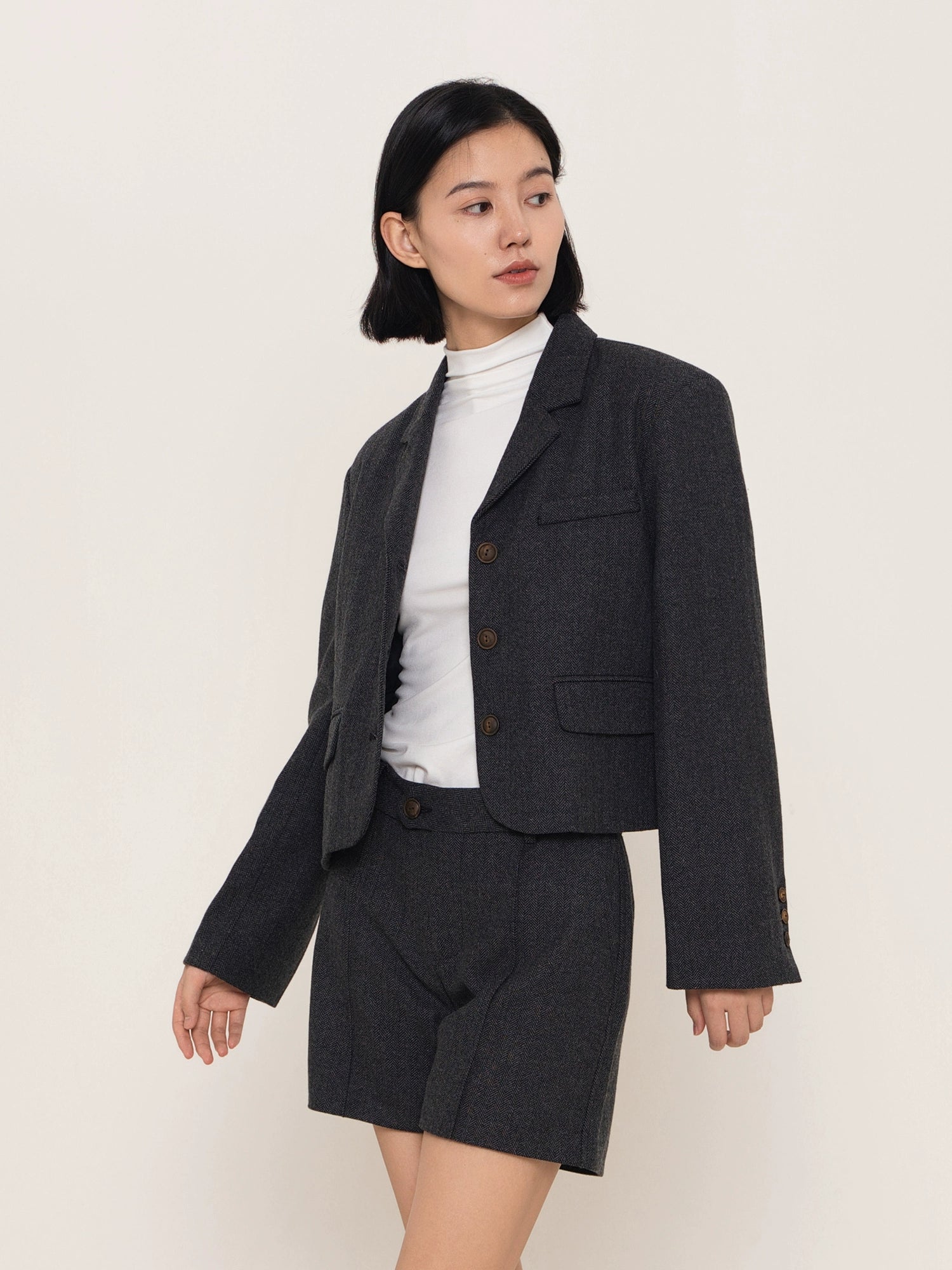 LIVINGTOWN Simple Commuter Superior Short Casual Suit