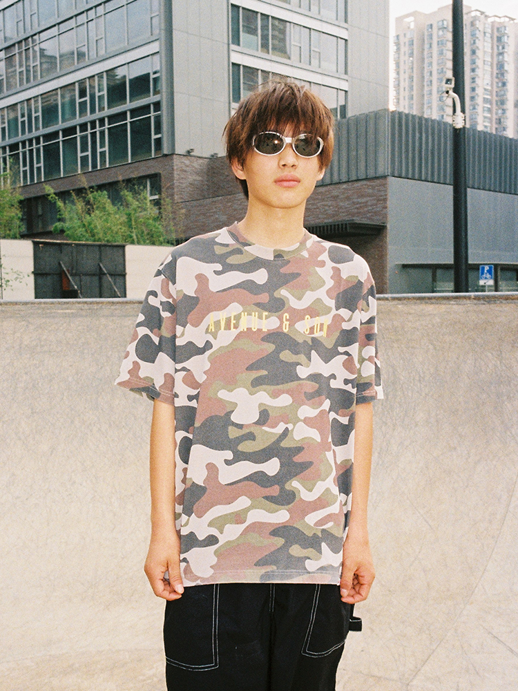 AVENUESON Desert Camouflage Classic LOGO Tee