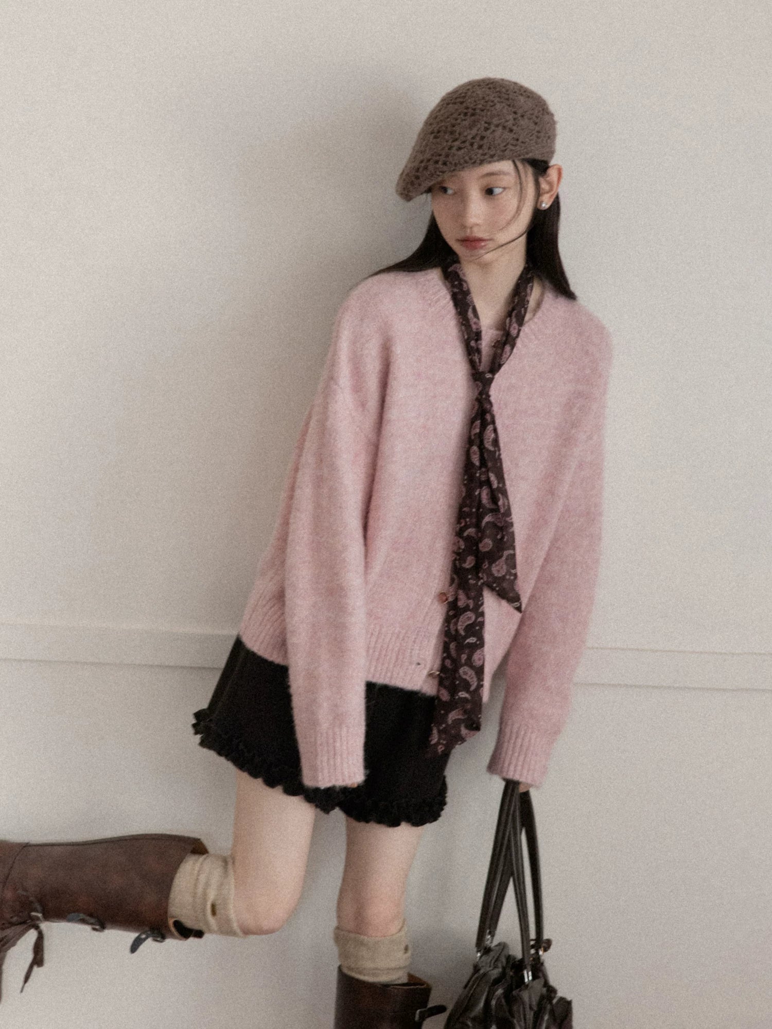 Cantonstory Lazy Style Slim and Thin Knitted Sweater