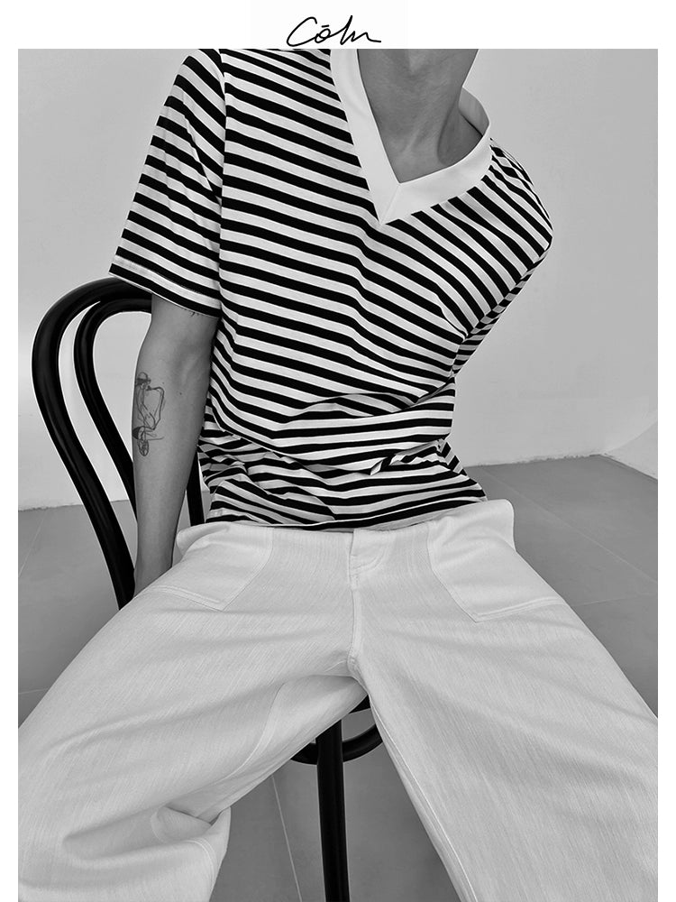 COLN Versatile V-neck Striped Tee