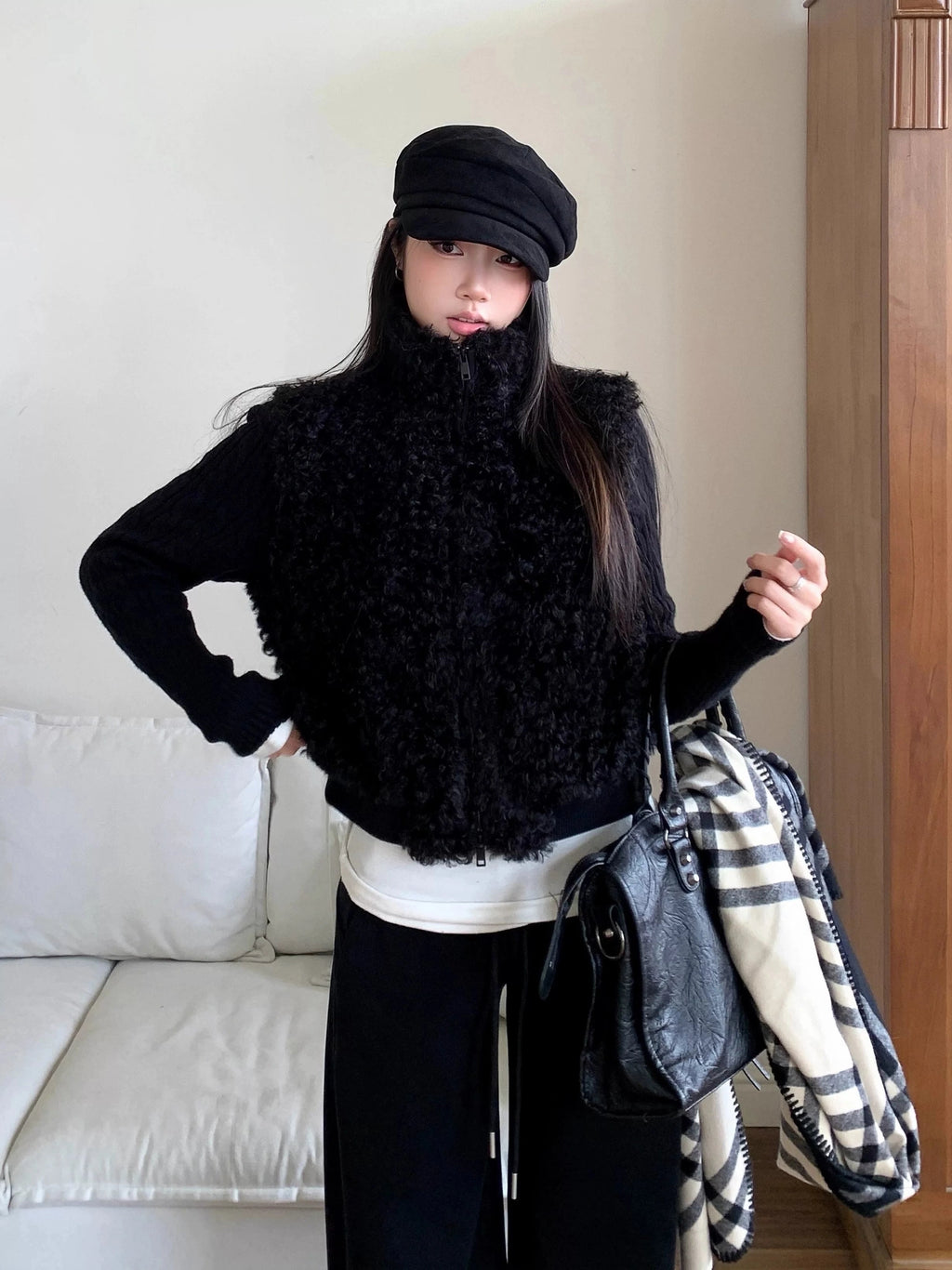WITHMIN Slim-fitting and Thin Fluffy Short Coat