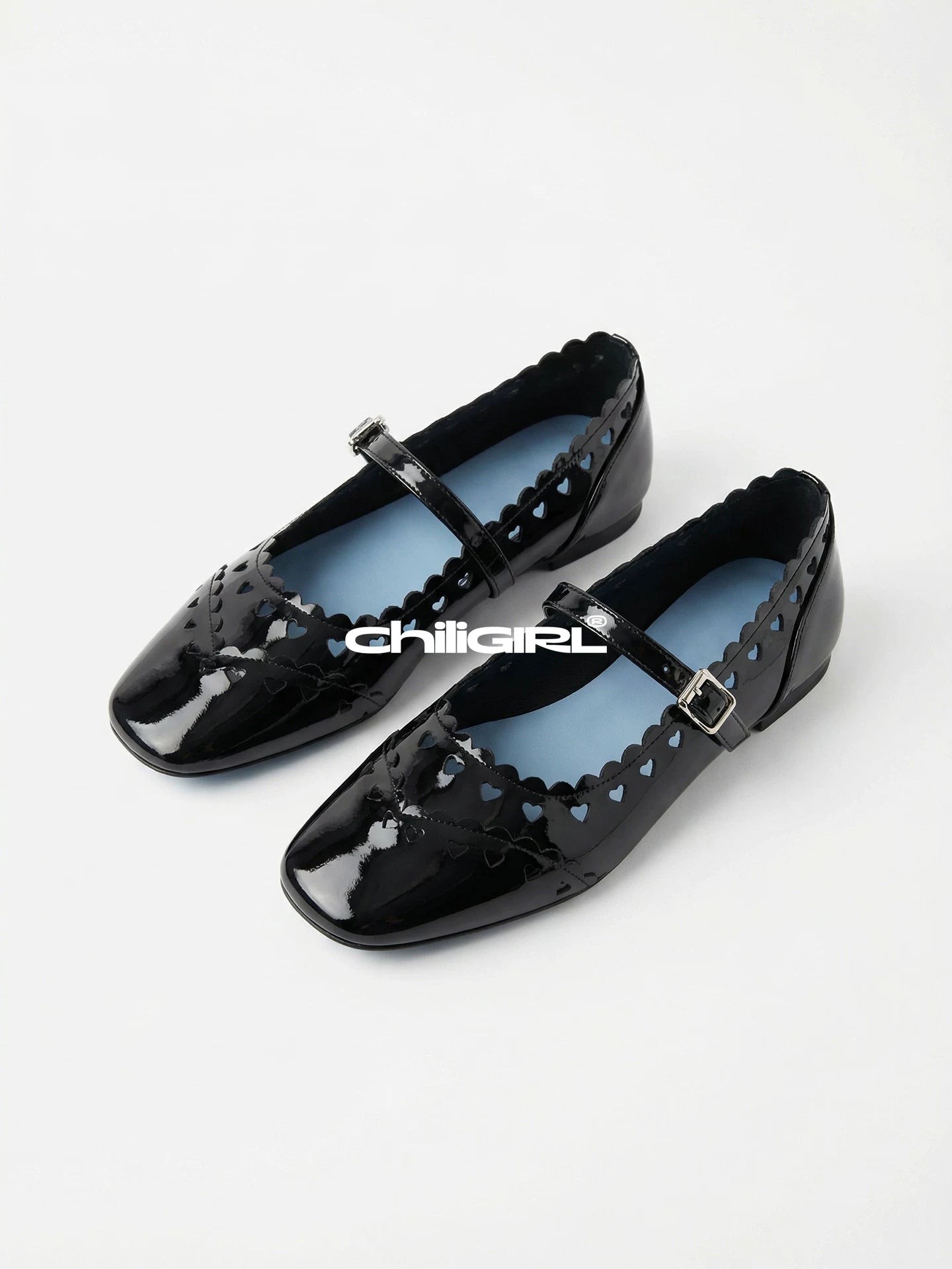 CHILIGIRL Retro One-word Buckle Love Hollow Flat Shoes
