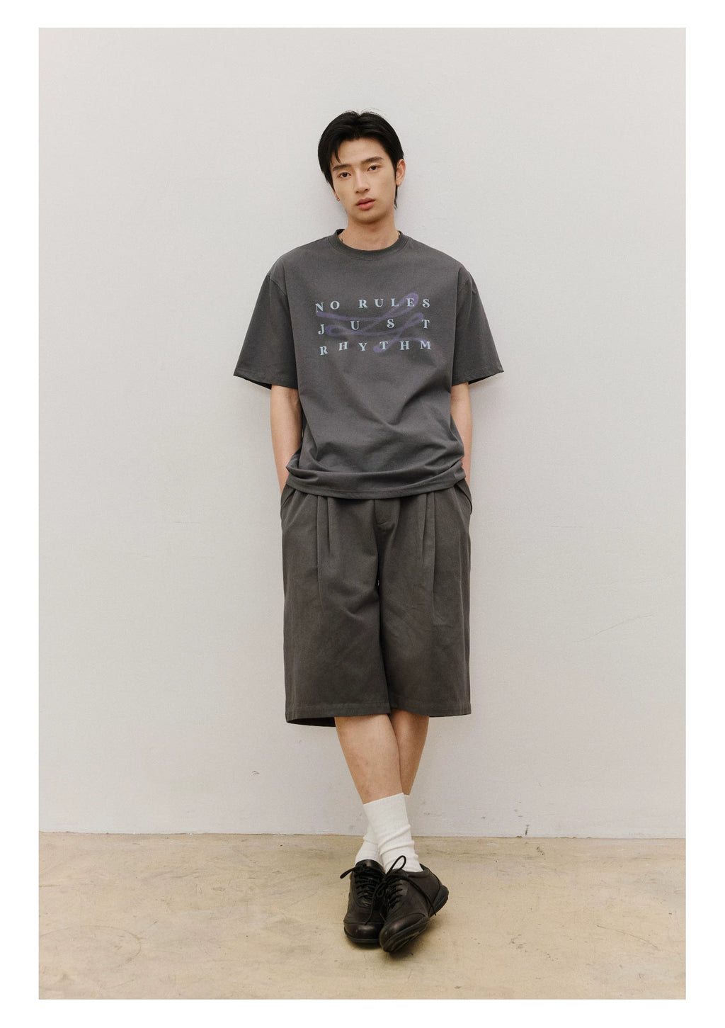 LR Cool Unreal Line Print Tee