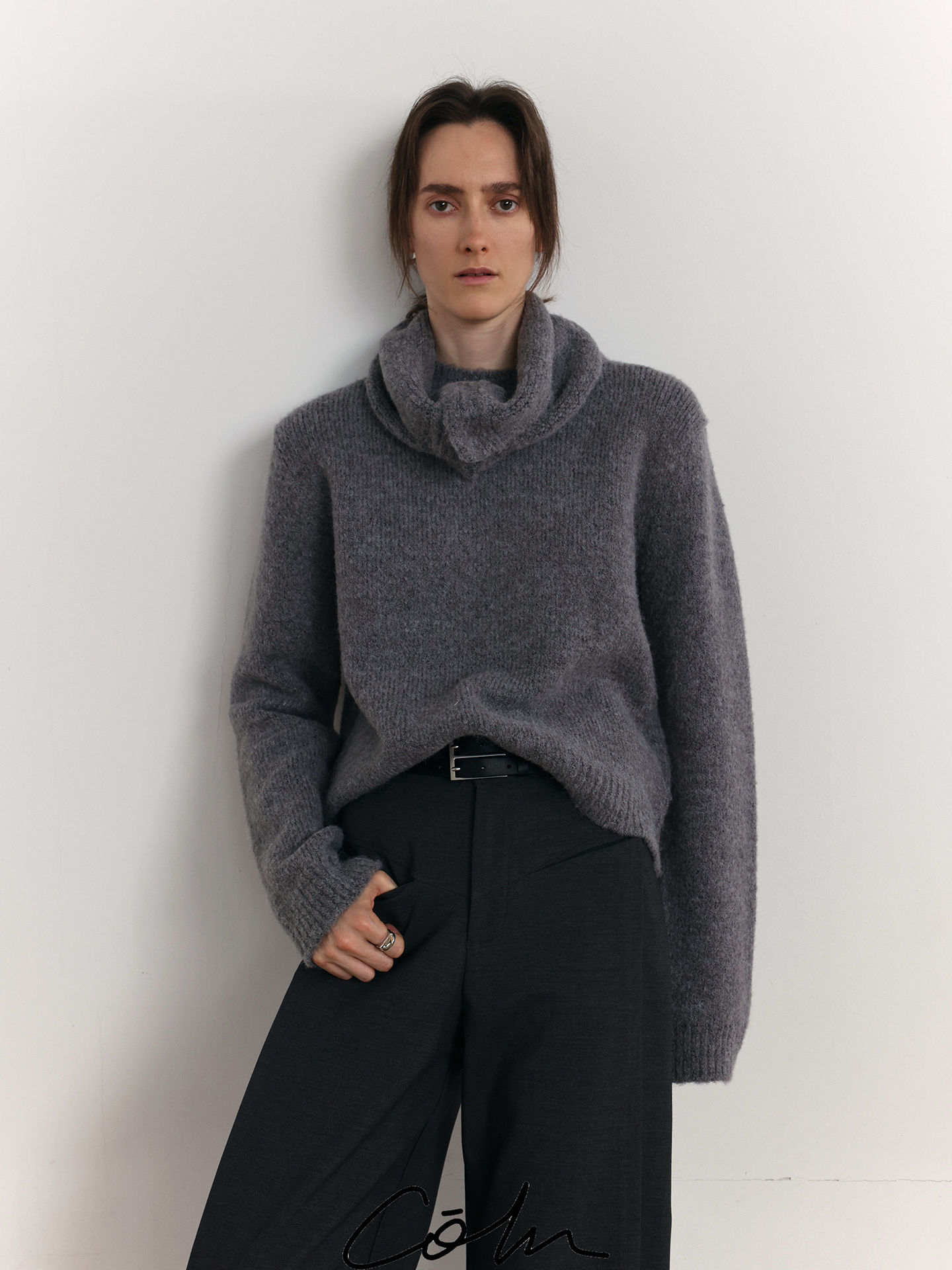 COLN Scarf Two-piece Short Sweater