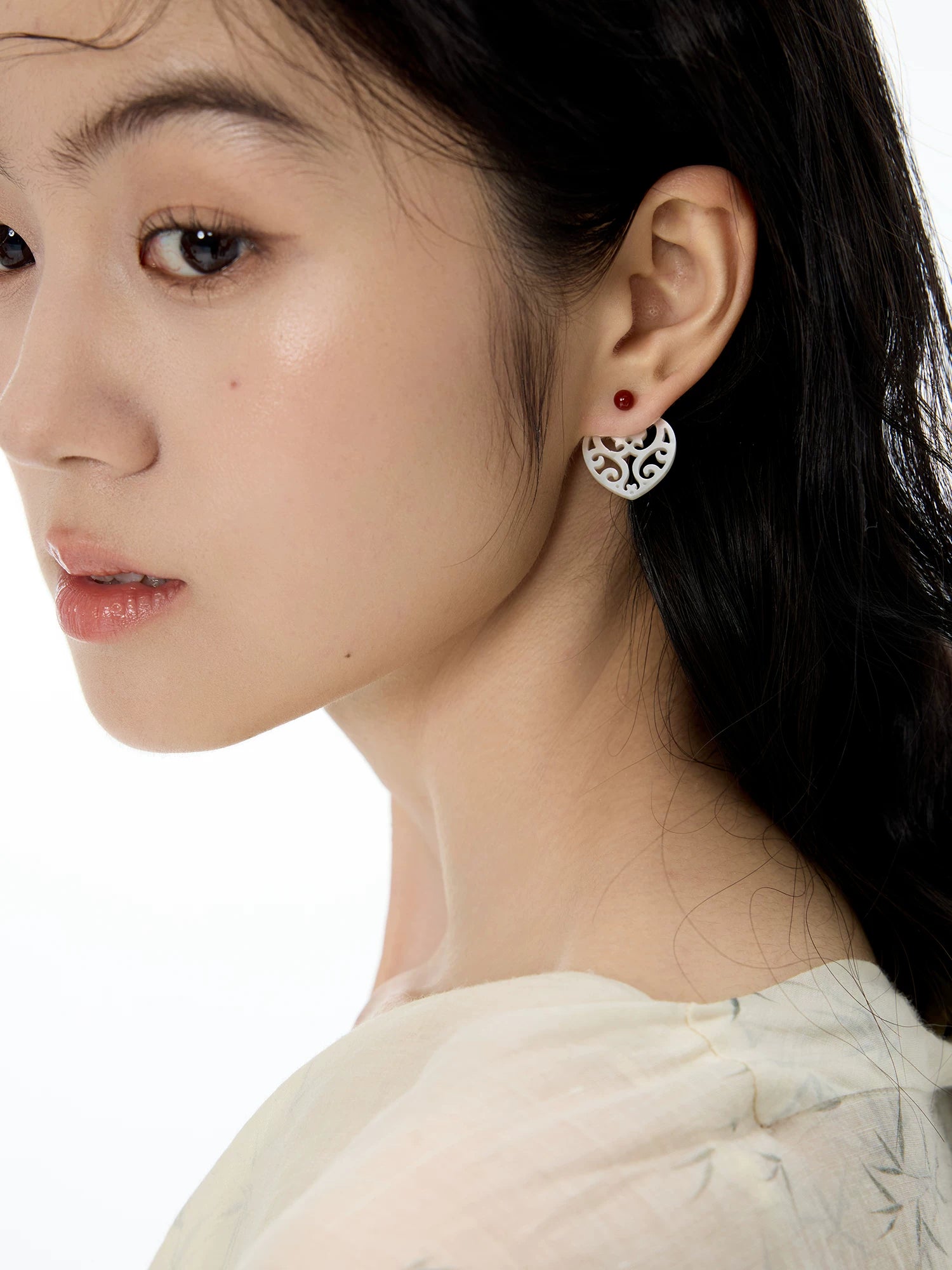 NO SOLUTION Hollow Engraved Love Stud Earrings