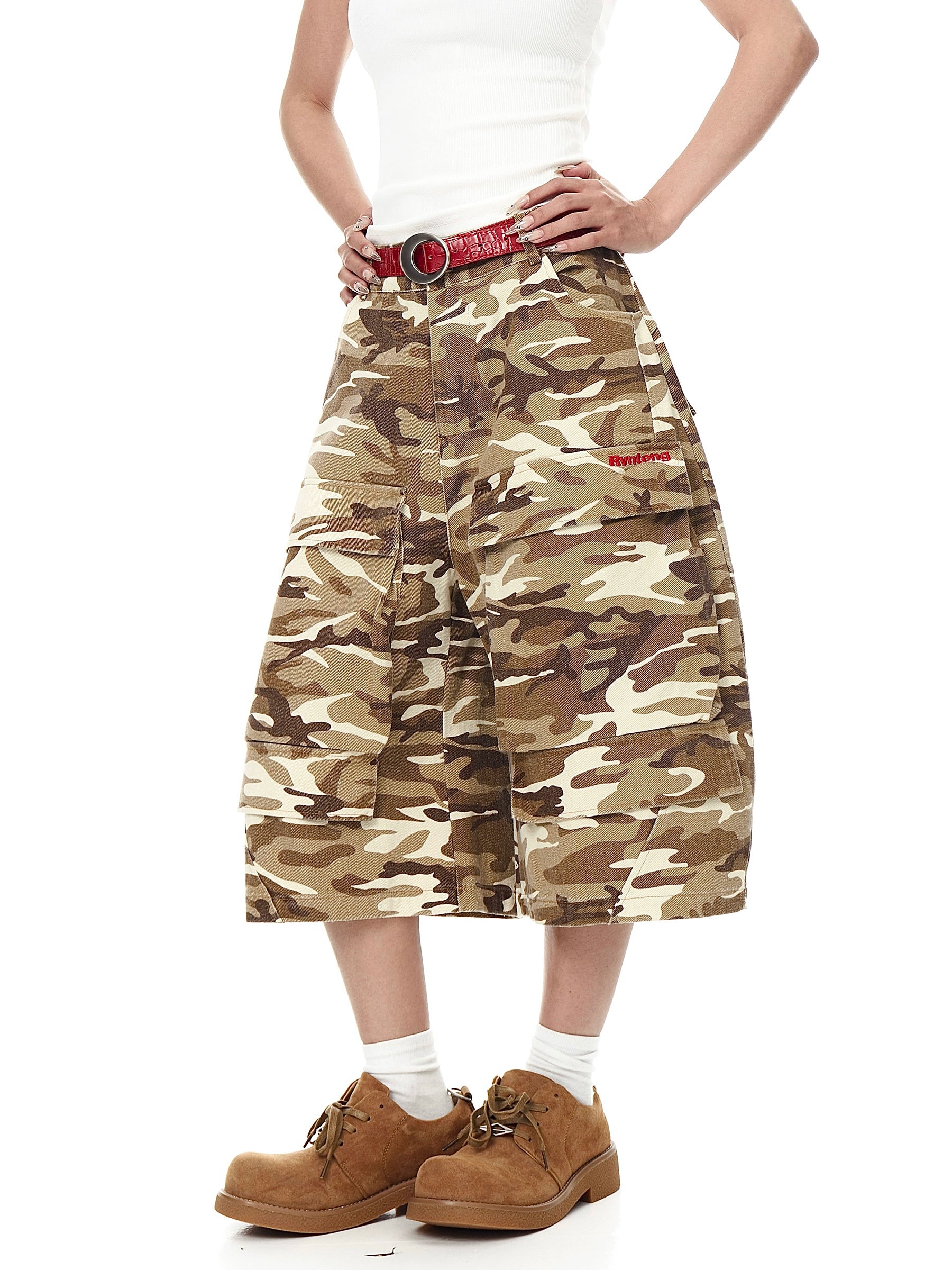 BLACKLISTS Camouflage Tooling Leg Scimitar Cropped Pants