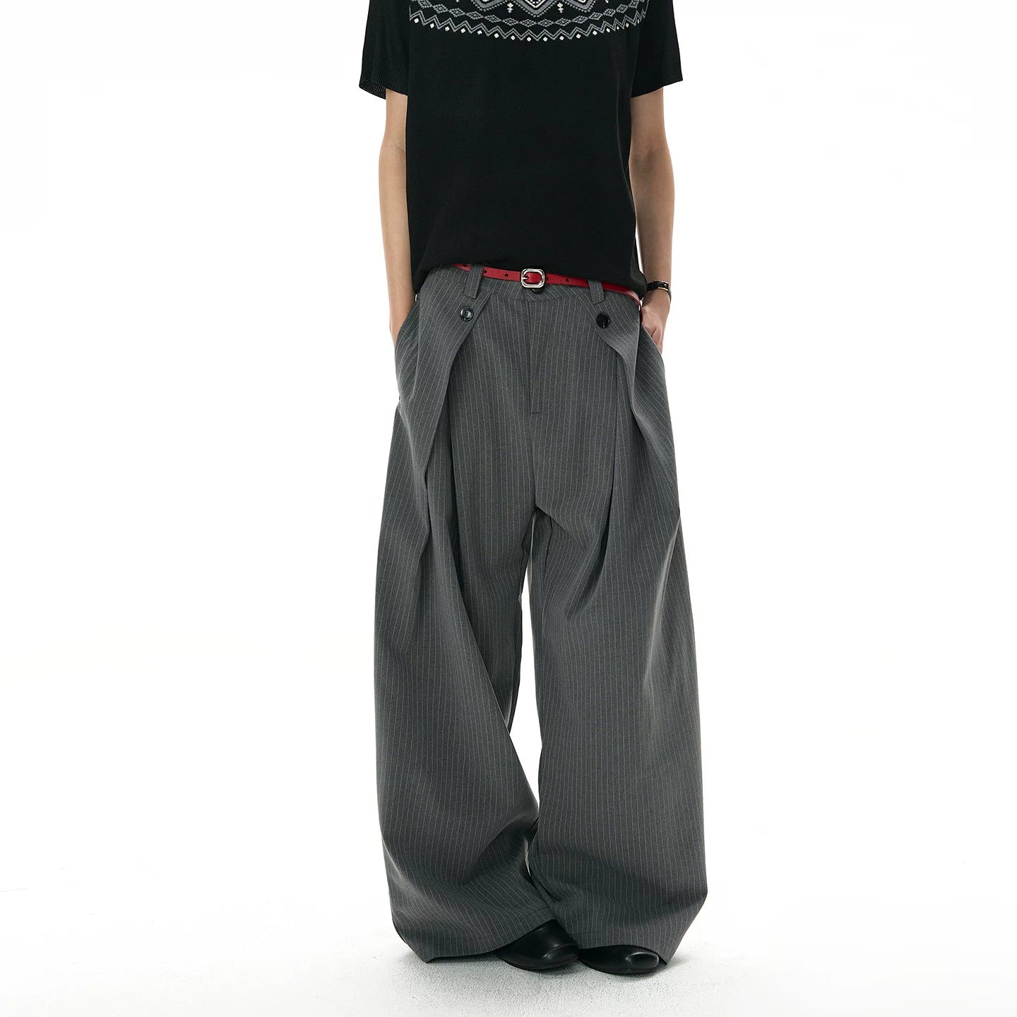 A PUEE Retro Pleated Striped Slacks