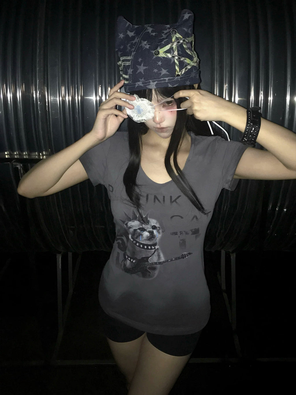 PAIKI Kitten Print Slim Large Collar Tee