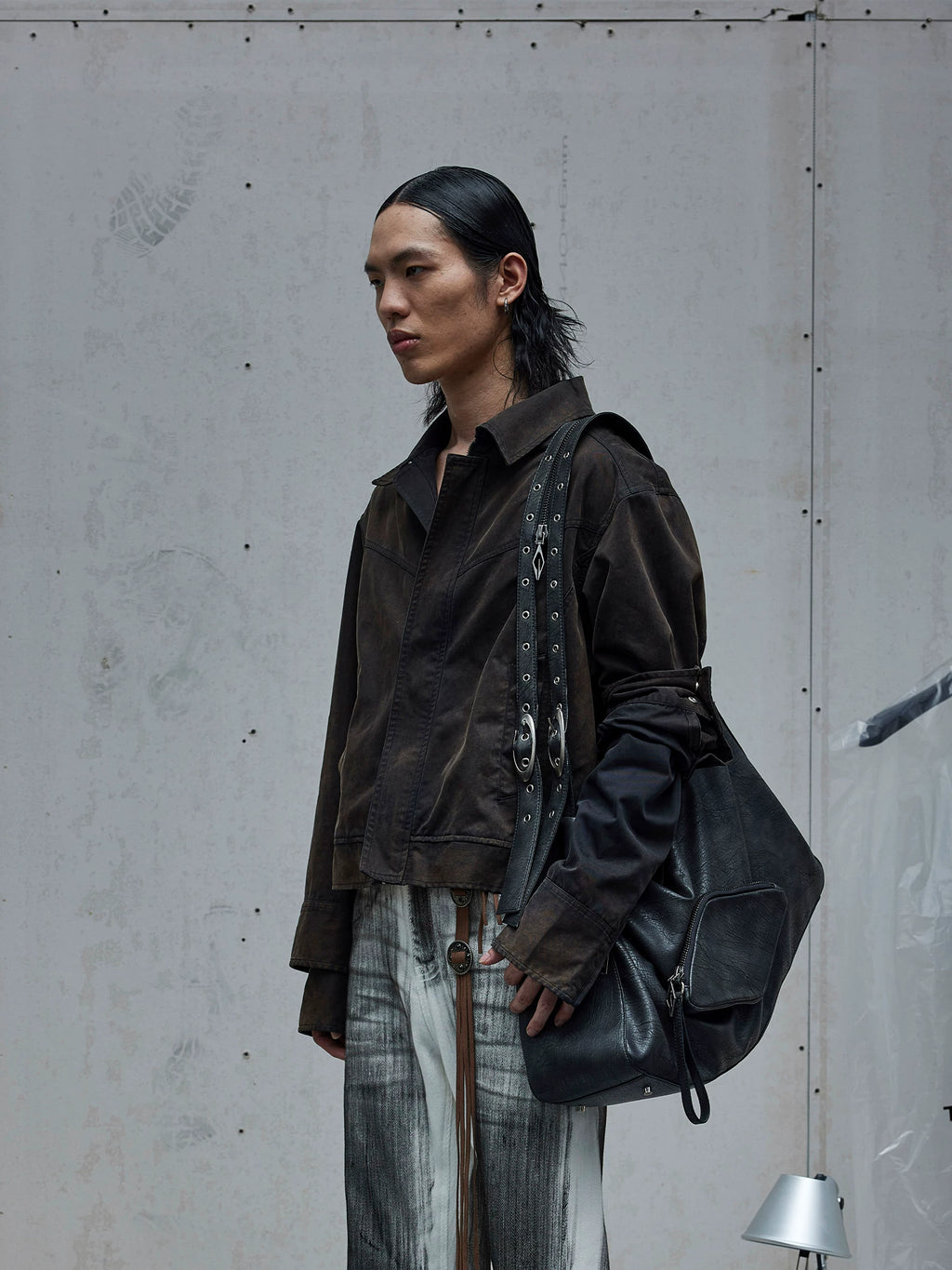 TERRAINCOGNITA Made Old Crack Wide Shoulder Strap Tote Bag