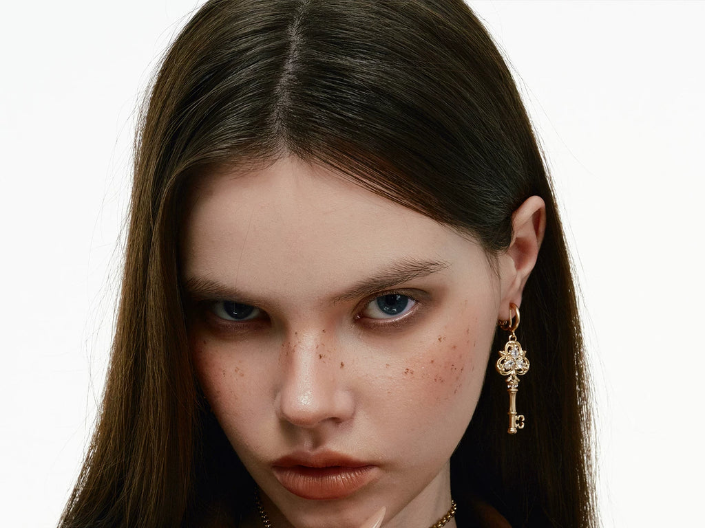 SUMIYAKI Vintage Embossed Key Earrings