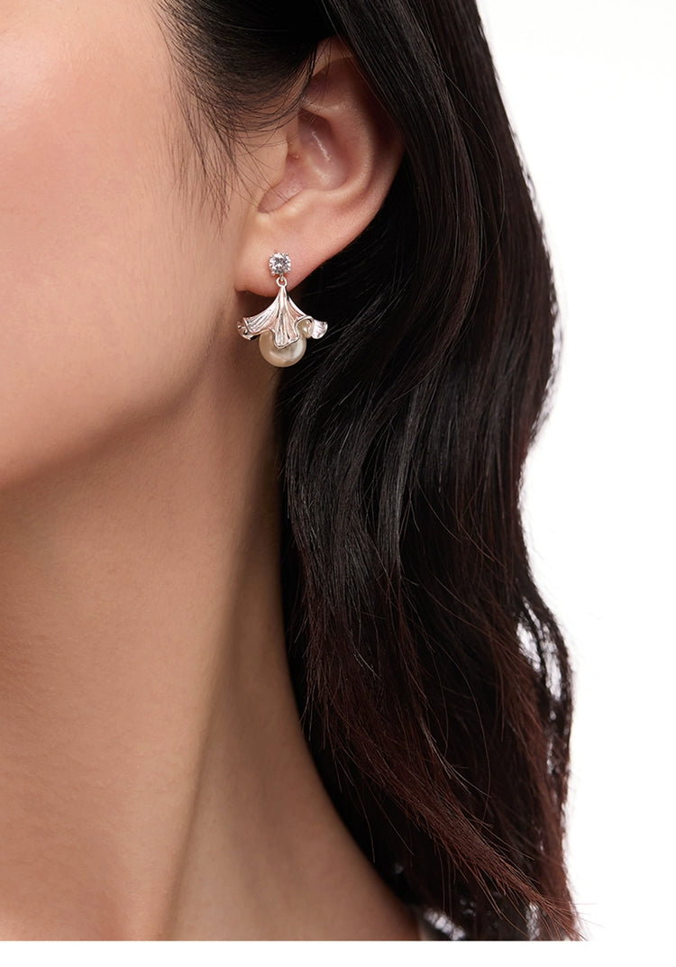 ZEGL Pearl Flower Stud Earrings