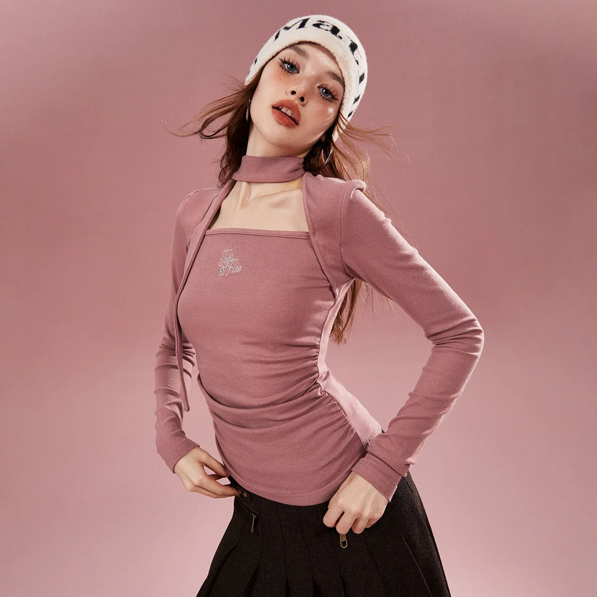 Imone Letter Embroidery Large Square Collar Base Knit