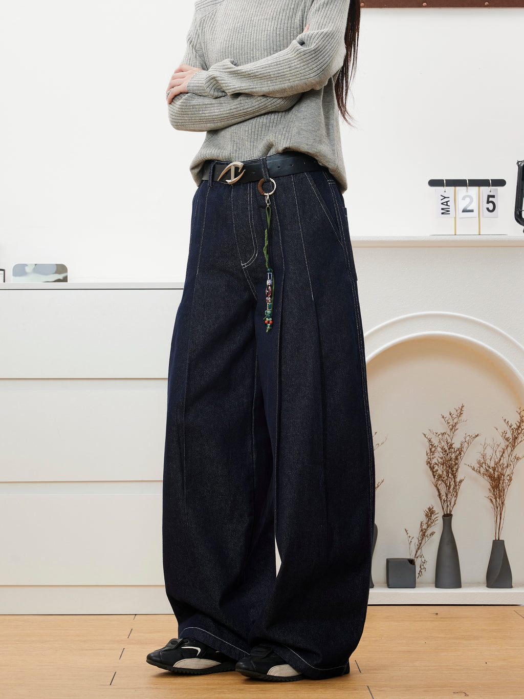 (Clearance) BTSG waist pleated scimitar RAW jeans