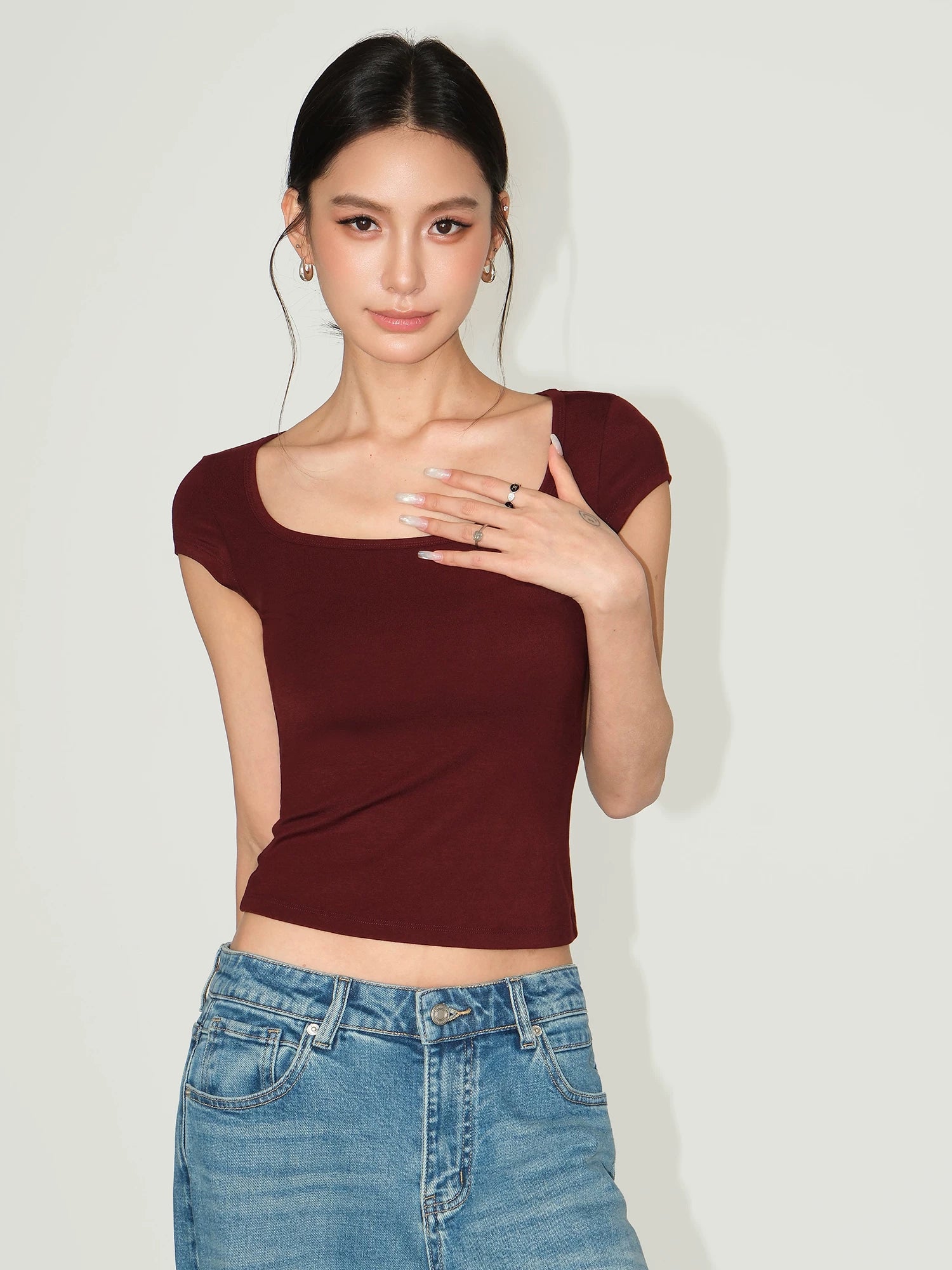 NEVA HU Simple Square Neck Straight Shoulder Thin Tee
