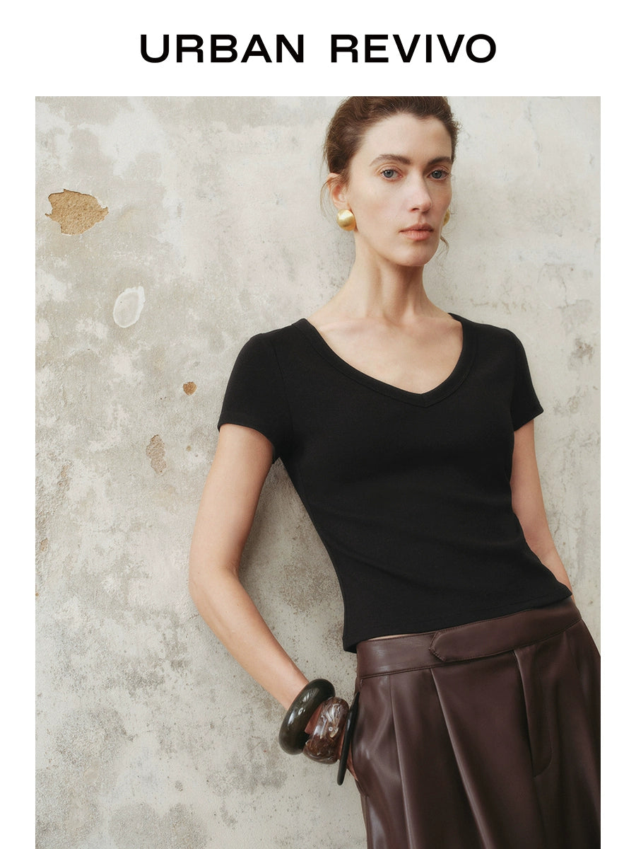 URBAN REVIVO Slim Short V-Neck Short Sleeve T-Shirt