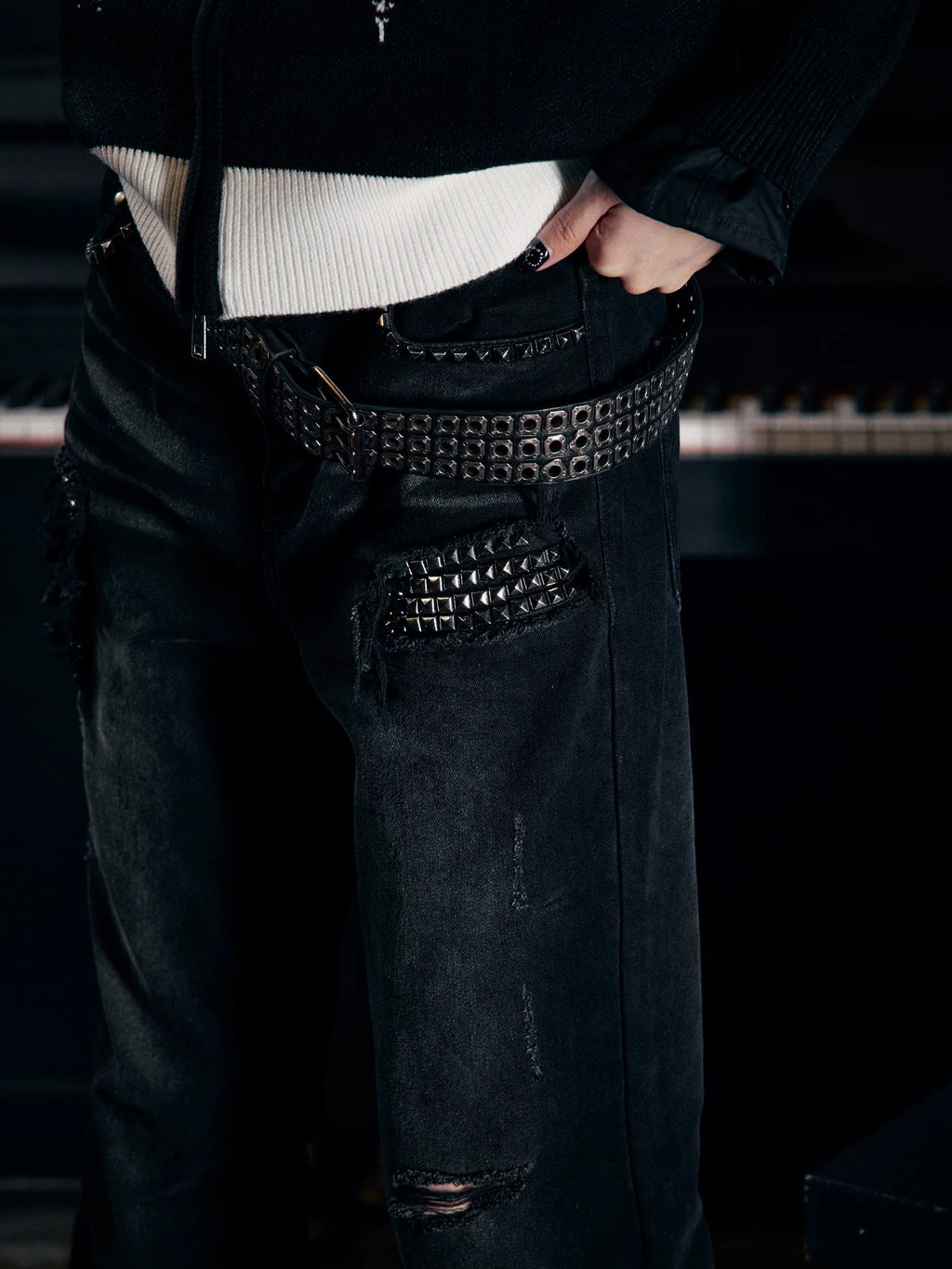 PAIKI Rivet Ripped Slim-fit Micro-elastic Jeans