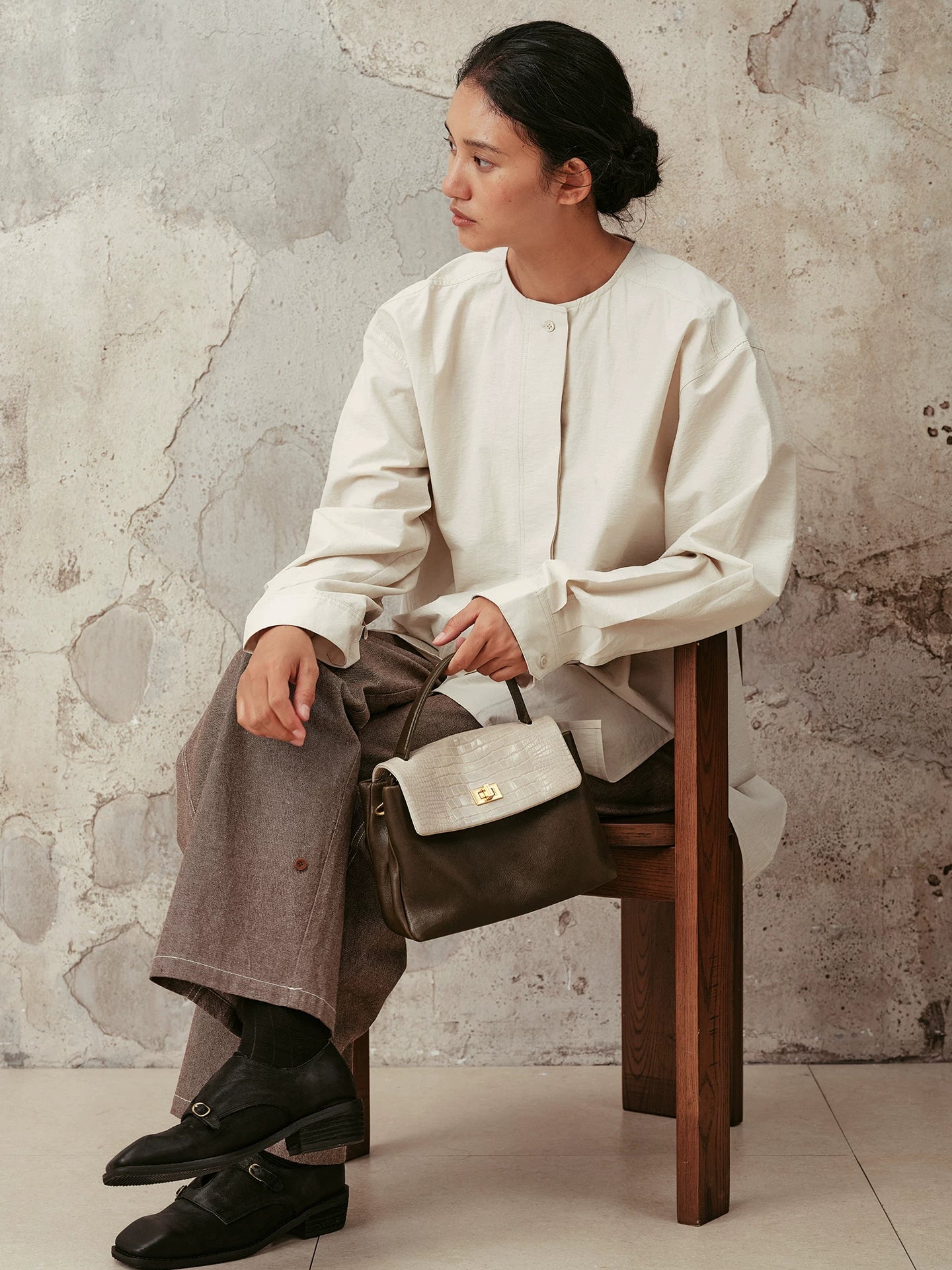 AVALEA Color-matching Shoulder Bag