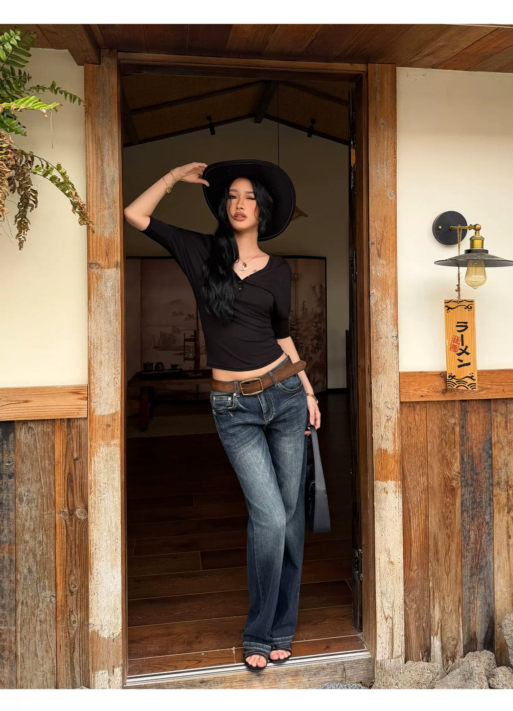 Audwyn V-neck Loose and Thin Tee