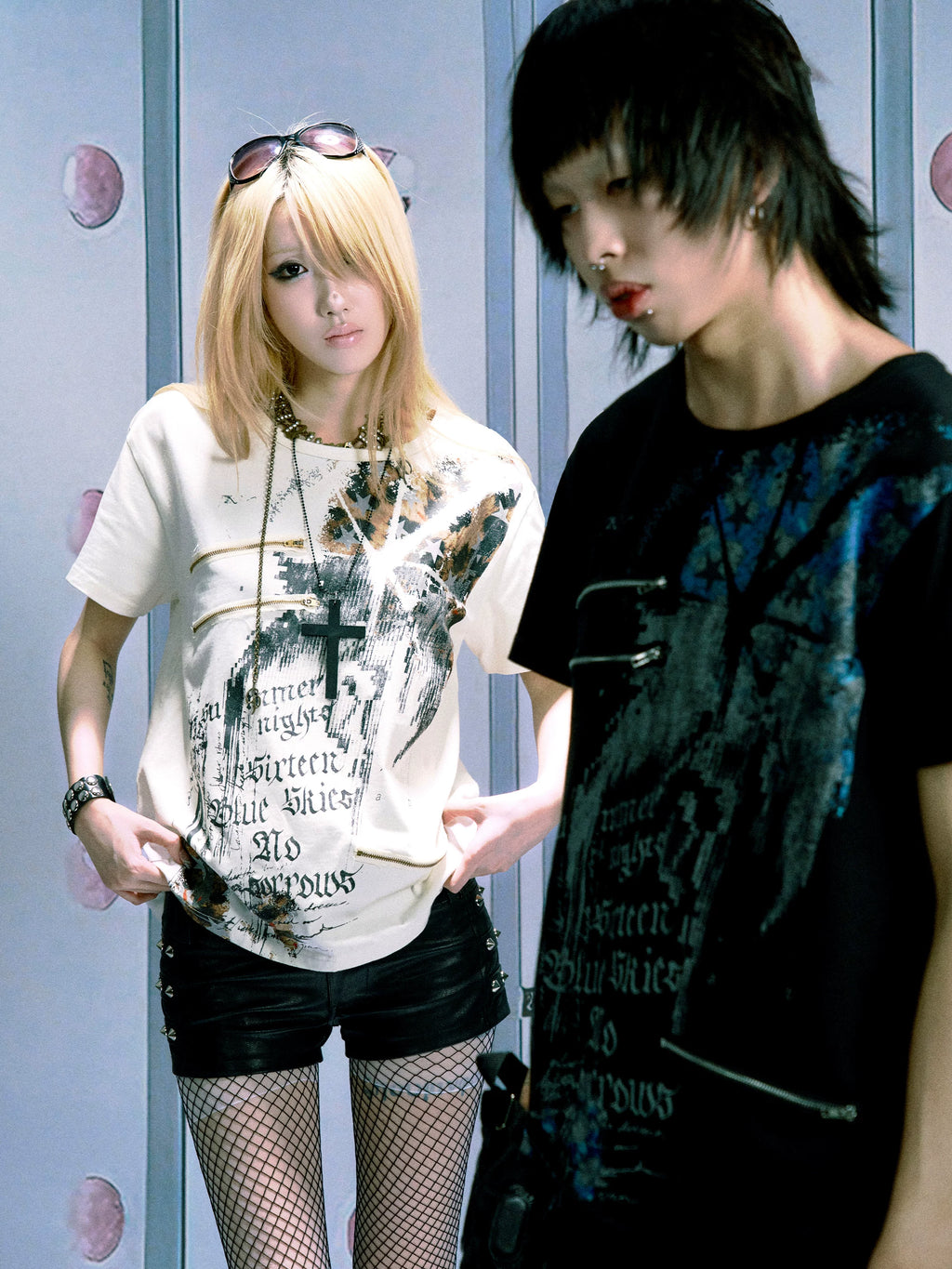 PAIKI Flag Zipper Front Shoulder Slim Tee