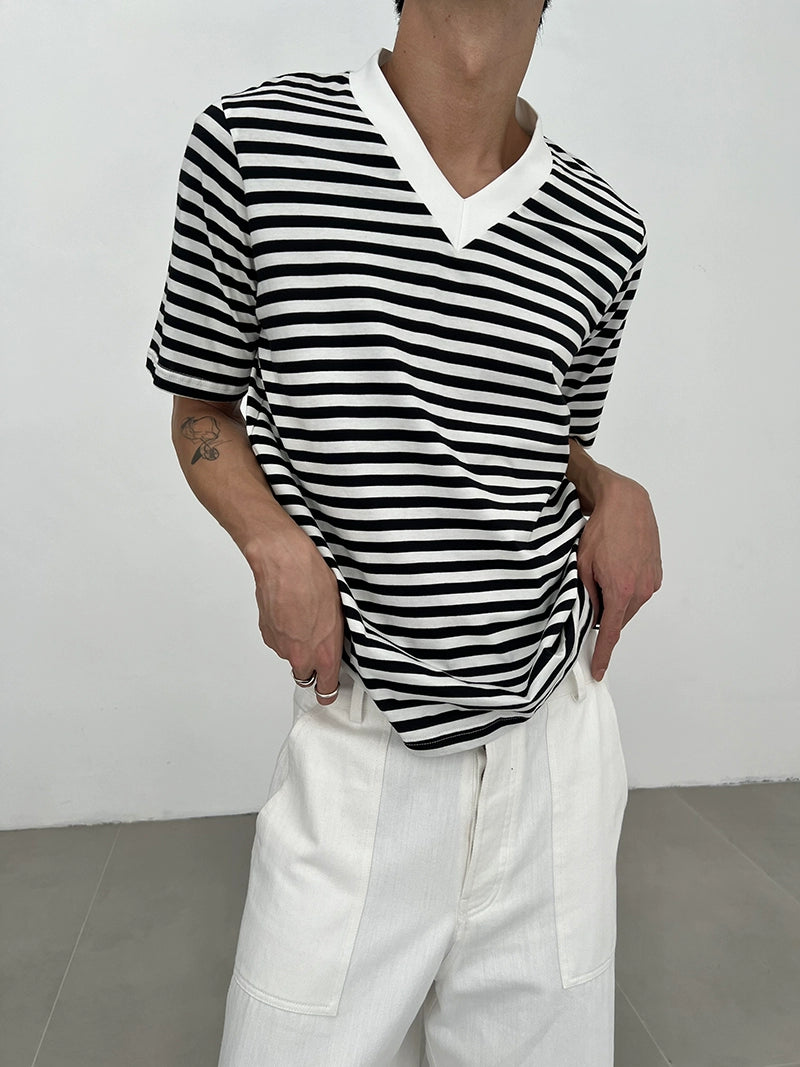 COLN Versatile V-neck Striped Tee