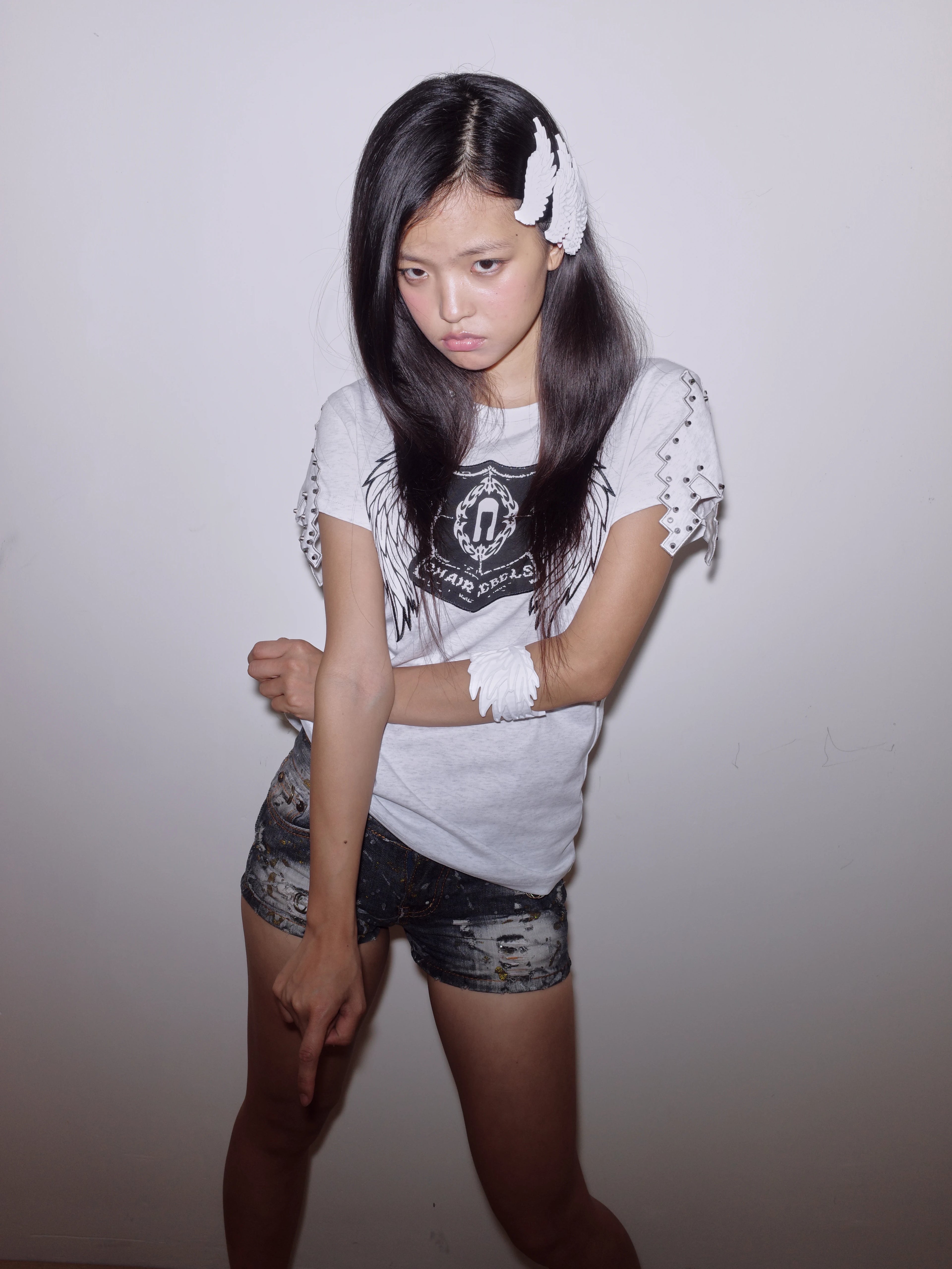 CHAI Wings Thousand Birds Grid Patch Nail Printed Tee