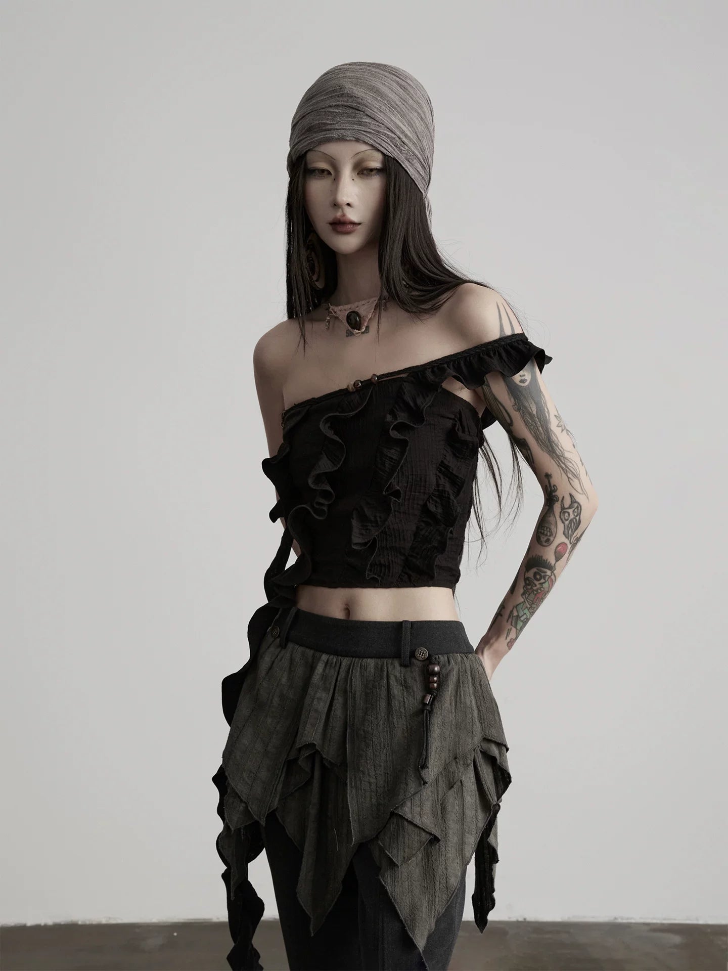 INDULGE Streamer Beaded Off-shoulder Slim Tube Top