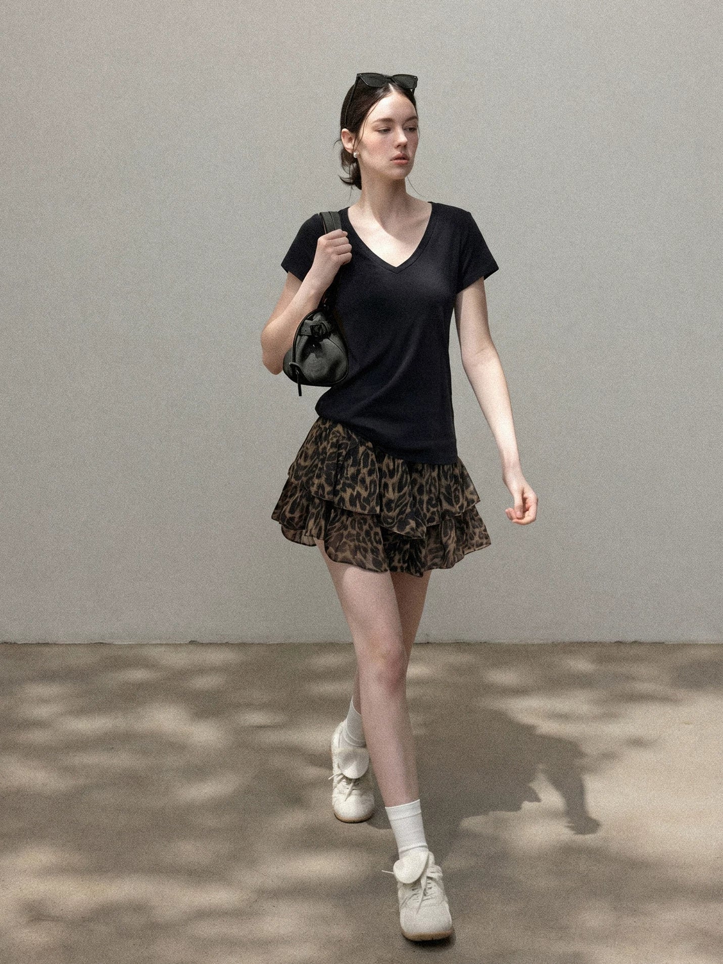 Cantonstory V-neck Shoulder Tee Leopard Print Skirt Suit