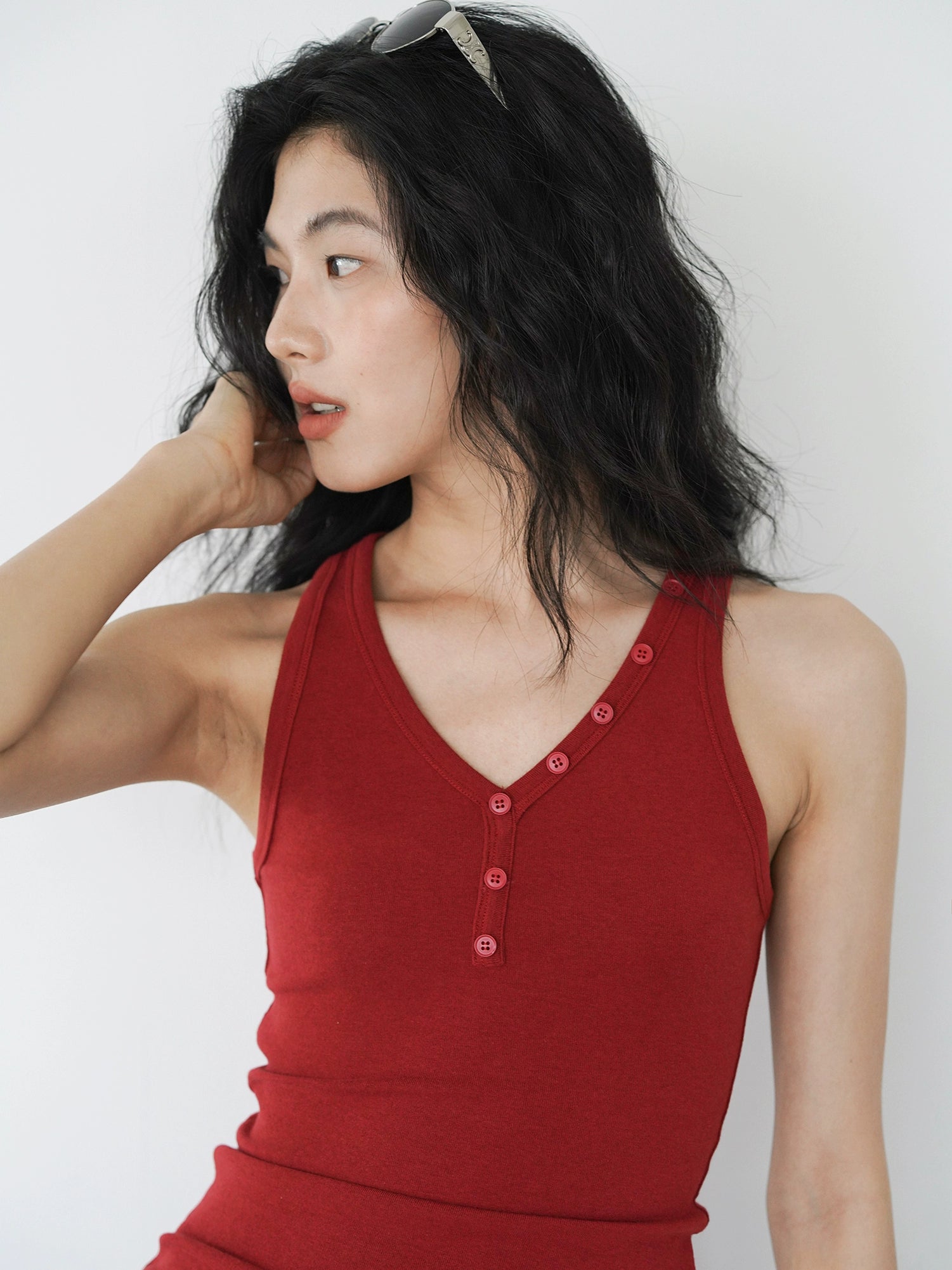 EIGHTHMONTH V-neck Slim Fit Inner and Outer Sling