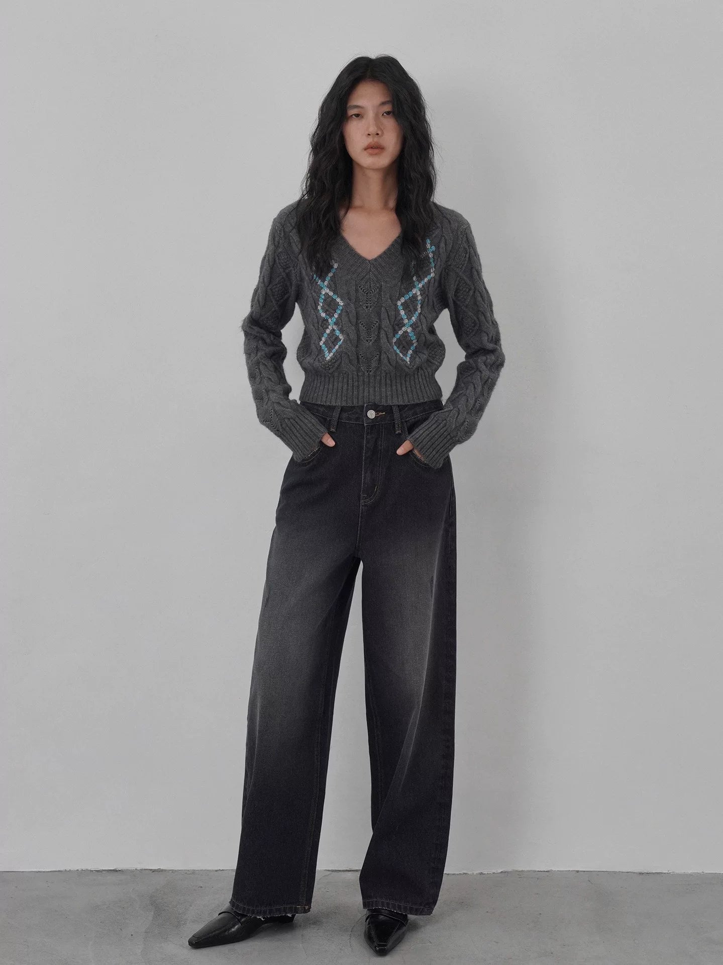 EIGHTHMONTH Jacquard V-neck Knitted Sweater