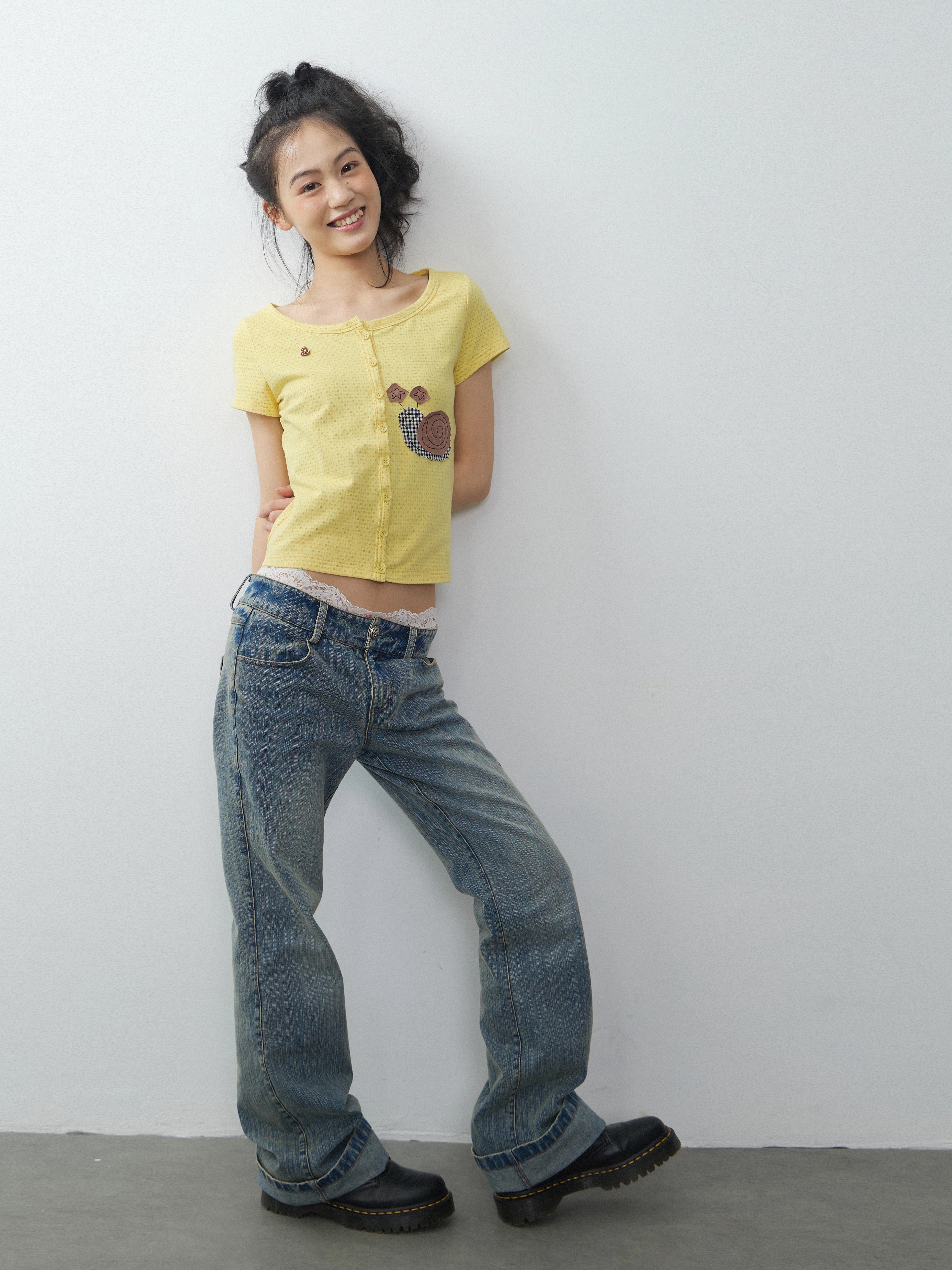 In Two Twos Snail Patch Embroidered Casual Tee