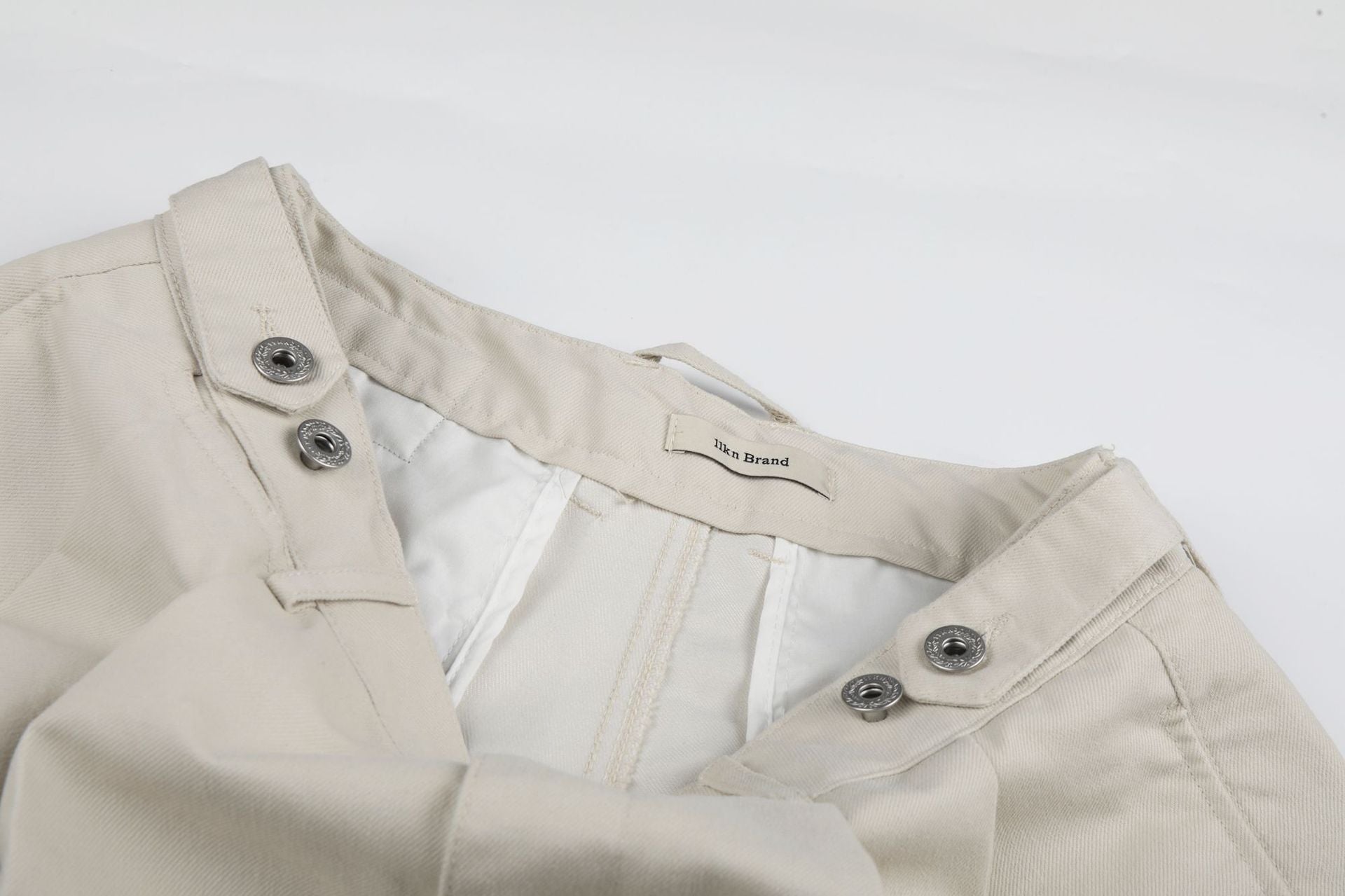 11KN Loose Versatile Pleated Shorts