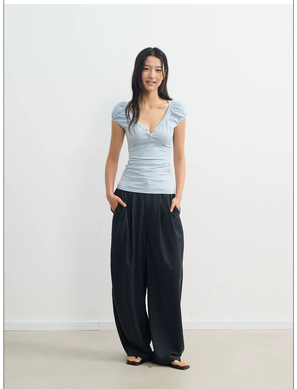 LINY LIBERTY Deep V-neck Pleated Slim Waist Tee