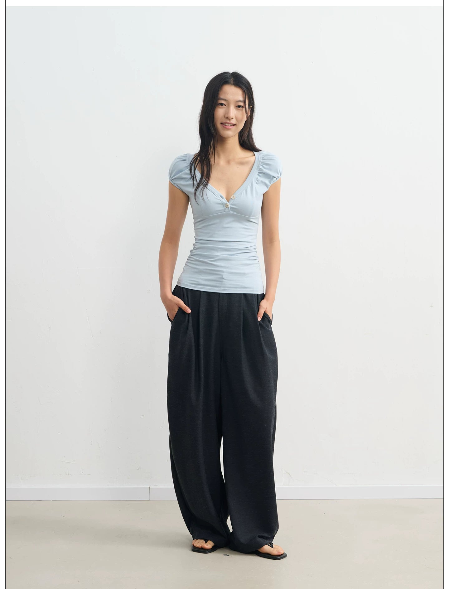 LINY LIBERTY Deep V-neck Pleated Slim Waist Tee
