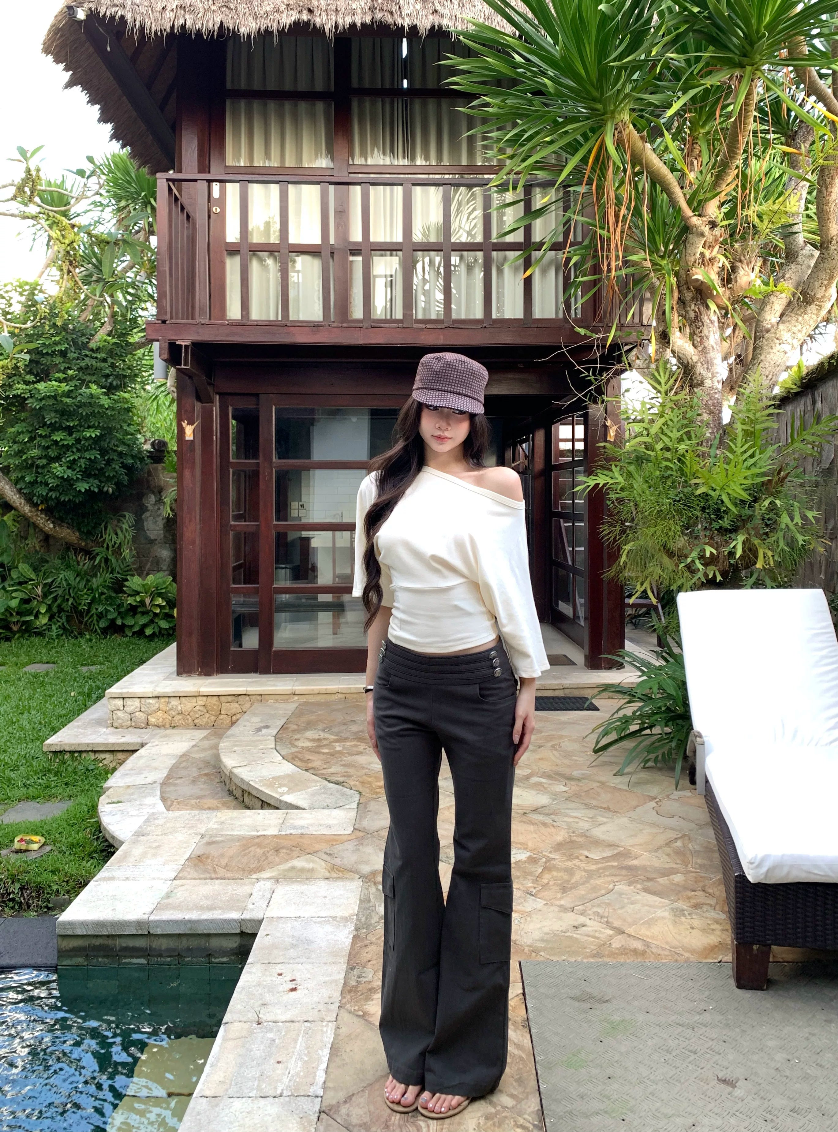 WITHMIN Straight-leg Micro-pull Jeans