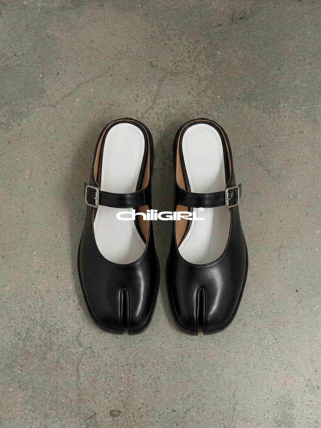 CHILIGIRL Retro Leather Split-toed Toe Slippers