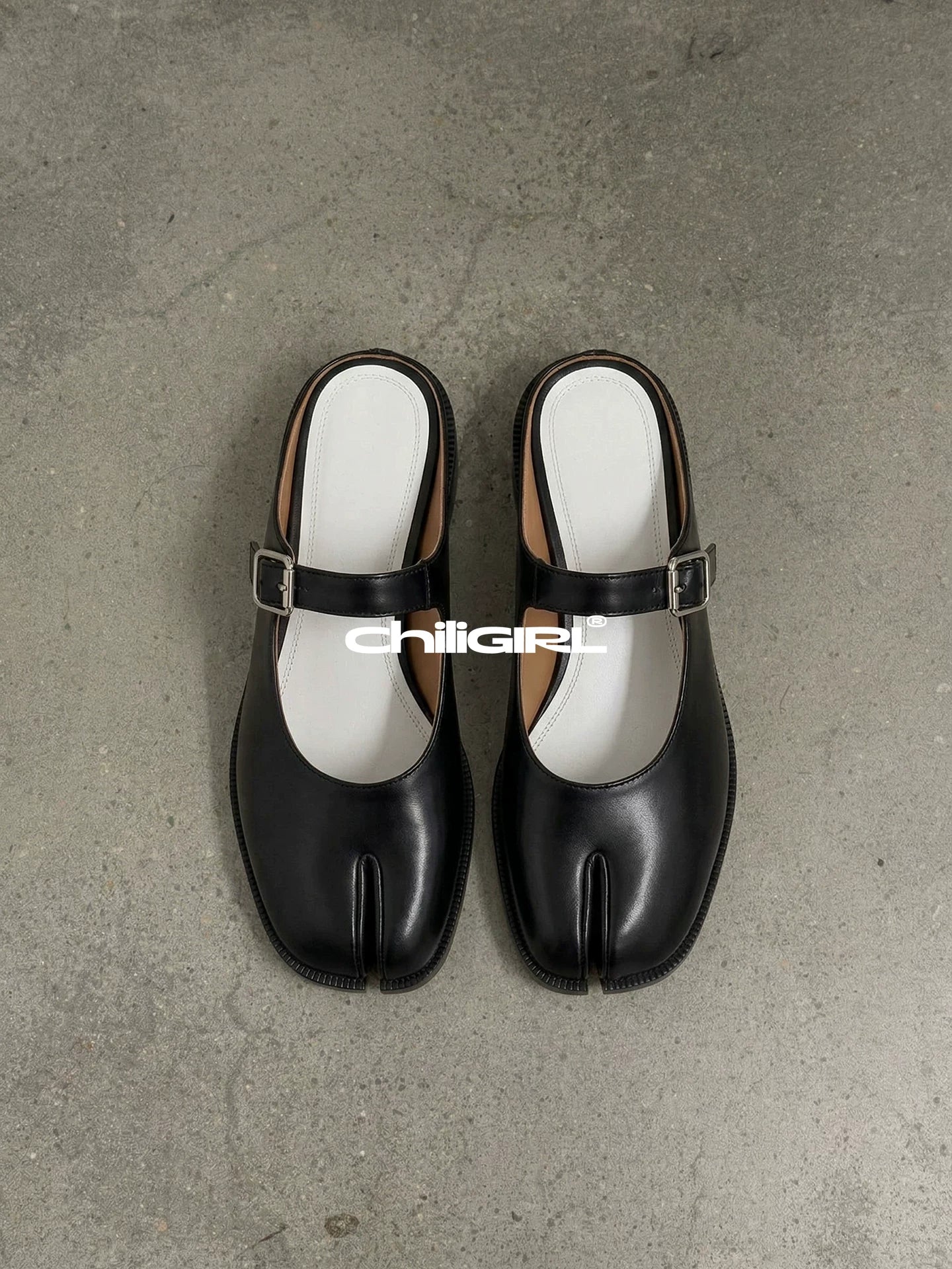 CHILIGIRL Retro Leather Split-toed Toe Slippers