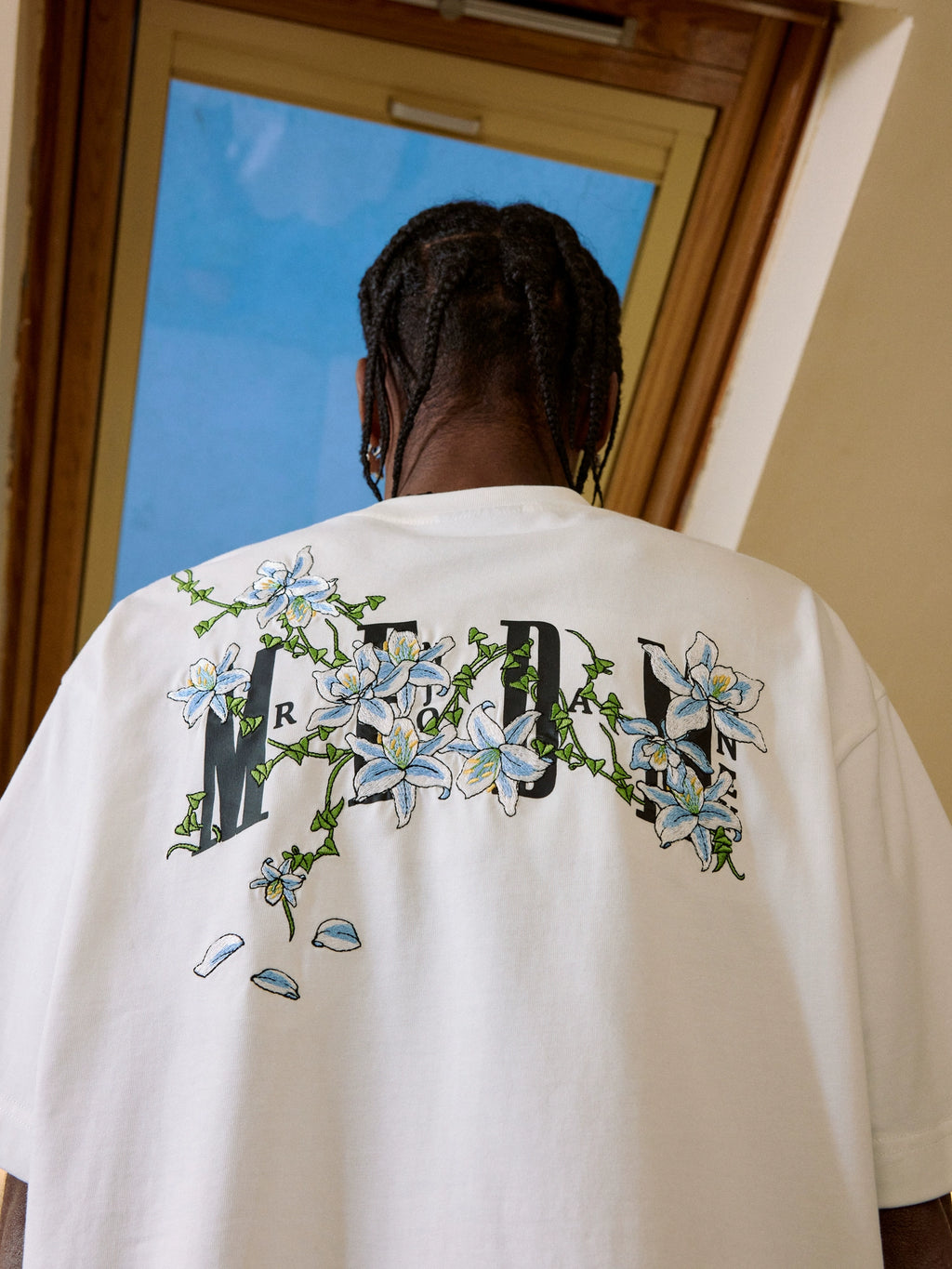 MEDM Vine Flower Embroidery Casual Tee