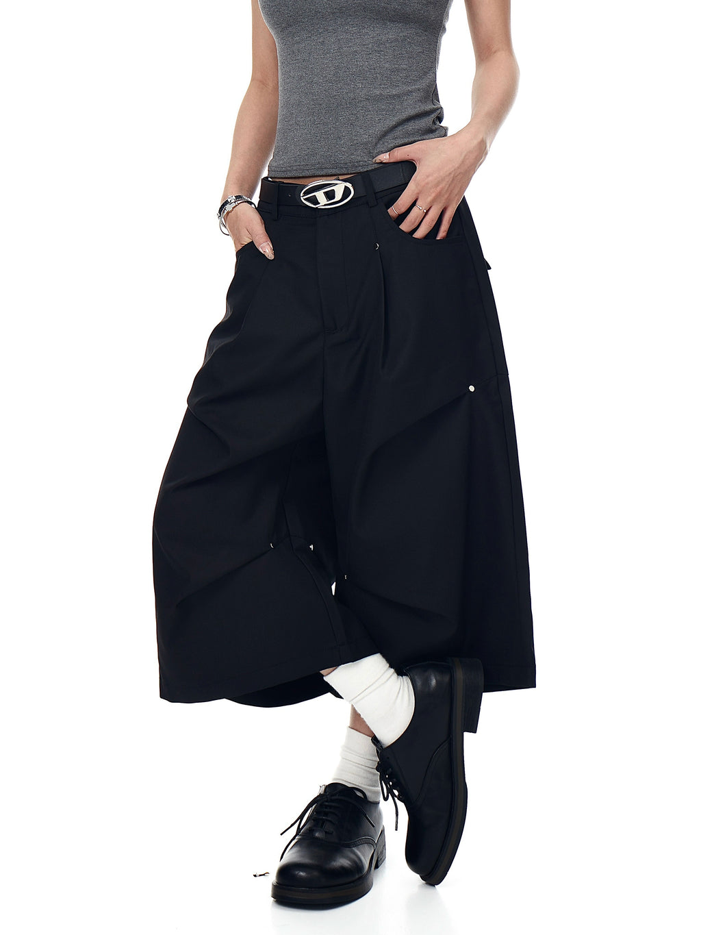 BLACKLISTS riveted pleated cropped trousers