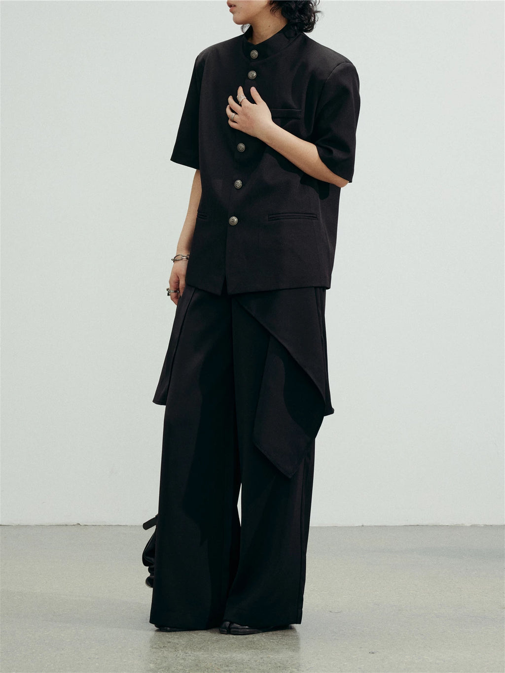 SUNYVONNE Stand-collar, Padded-shoulder Short-sleeve Blazer