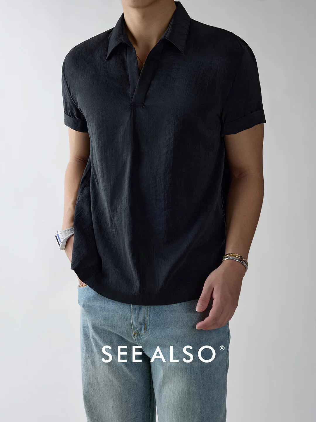 SEE ALSO Retro Simple High-end Tee
