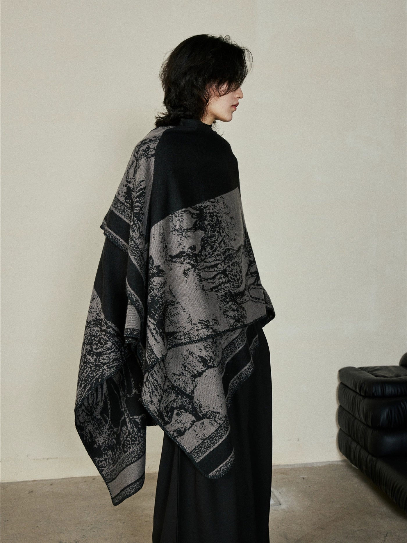 SUNYVONNE Split-ended Cape Large Shawl