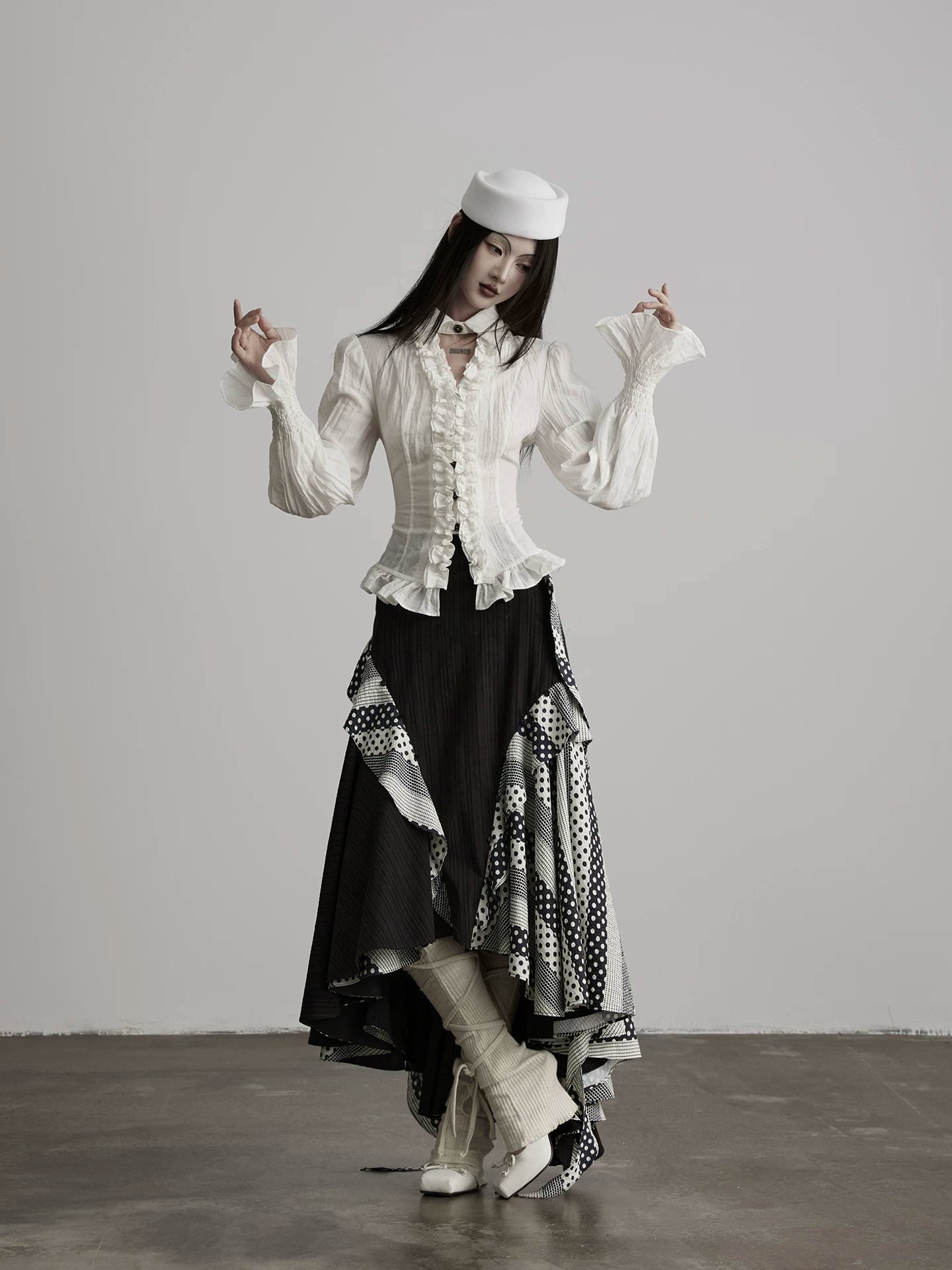 INDULG Fungus Lace V-neck Strap Waist Shirt