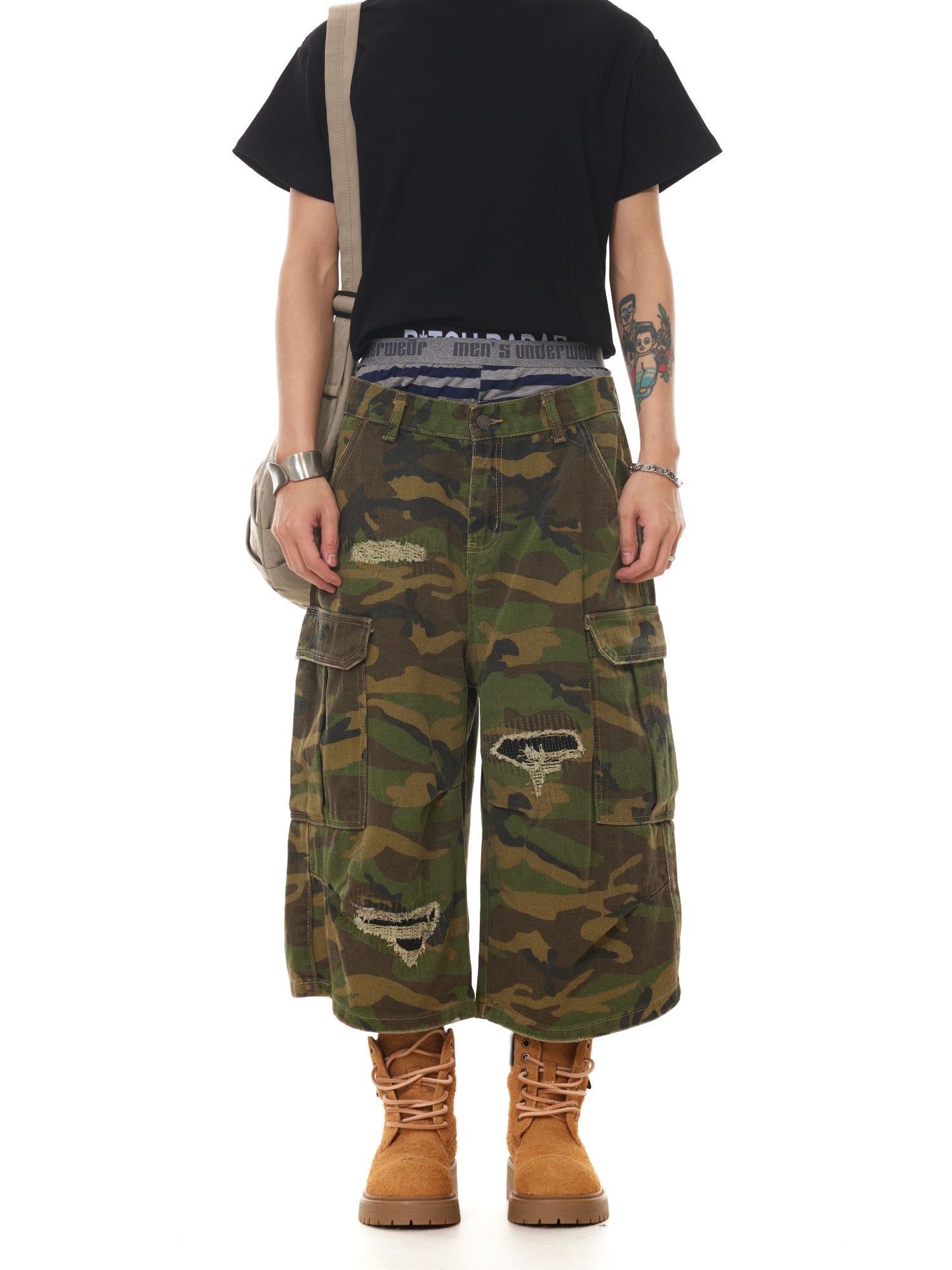 BTSG  baggy busting patch camouflage Over Knee Shorts