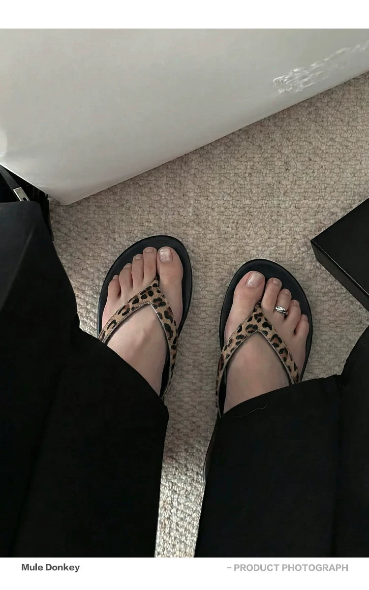 Donkey Leopard Print Outerwear Flip-flops