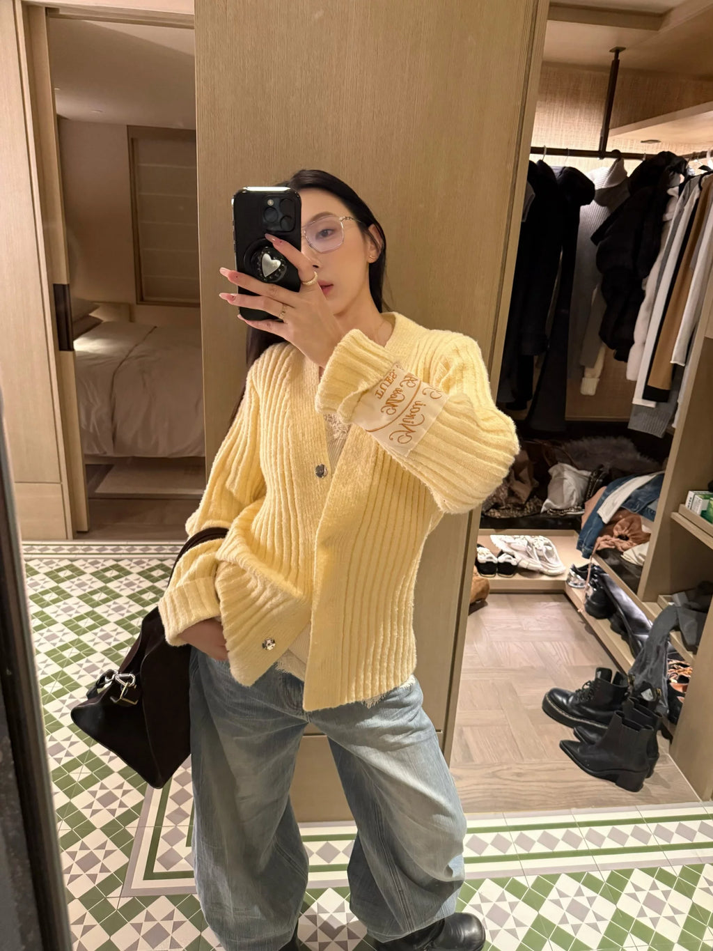 YOUNG KYLIN V-neck Lazy and Relaxed Thickened Knitted Jacket